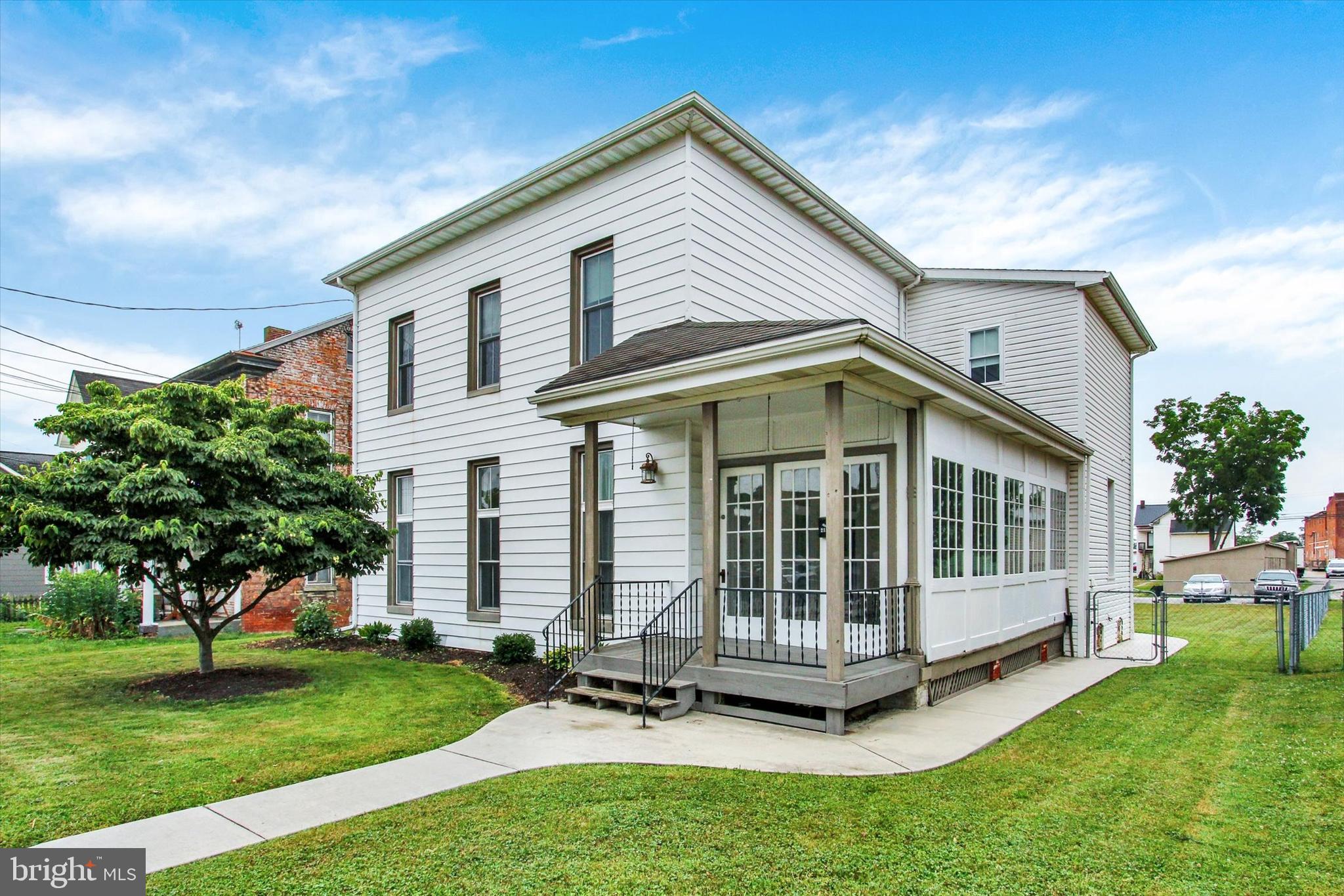 232 N FRANKLIN STREET