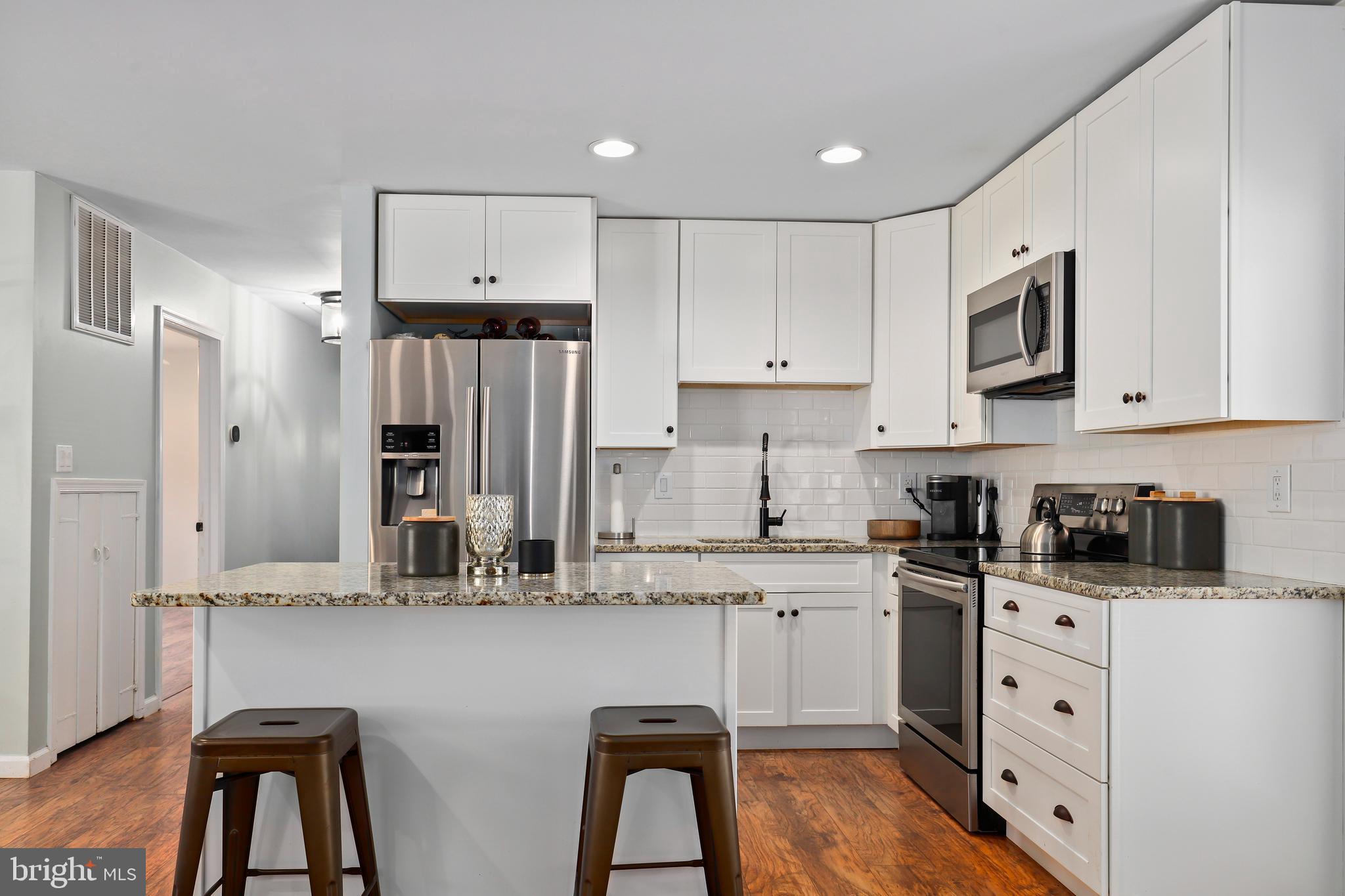 RAINBOW/RIVULET/SHERWOOD - Residential Lease