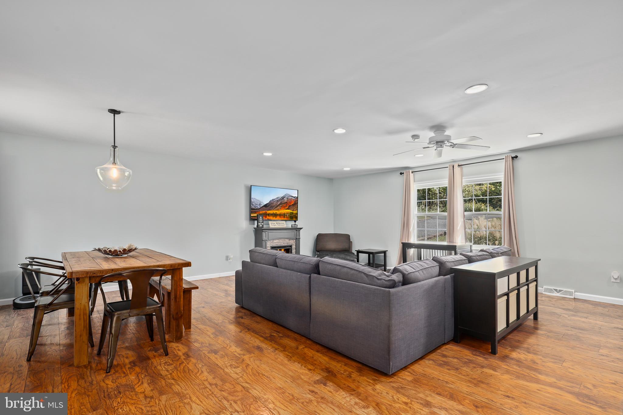 RAINBOW/RIVULET/SHERWOOD - Residential Lease