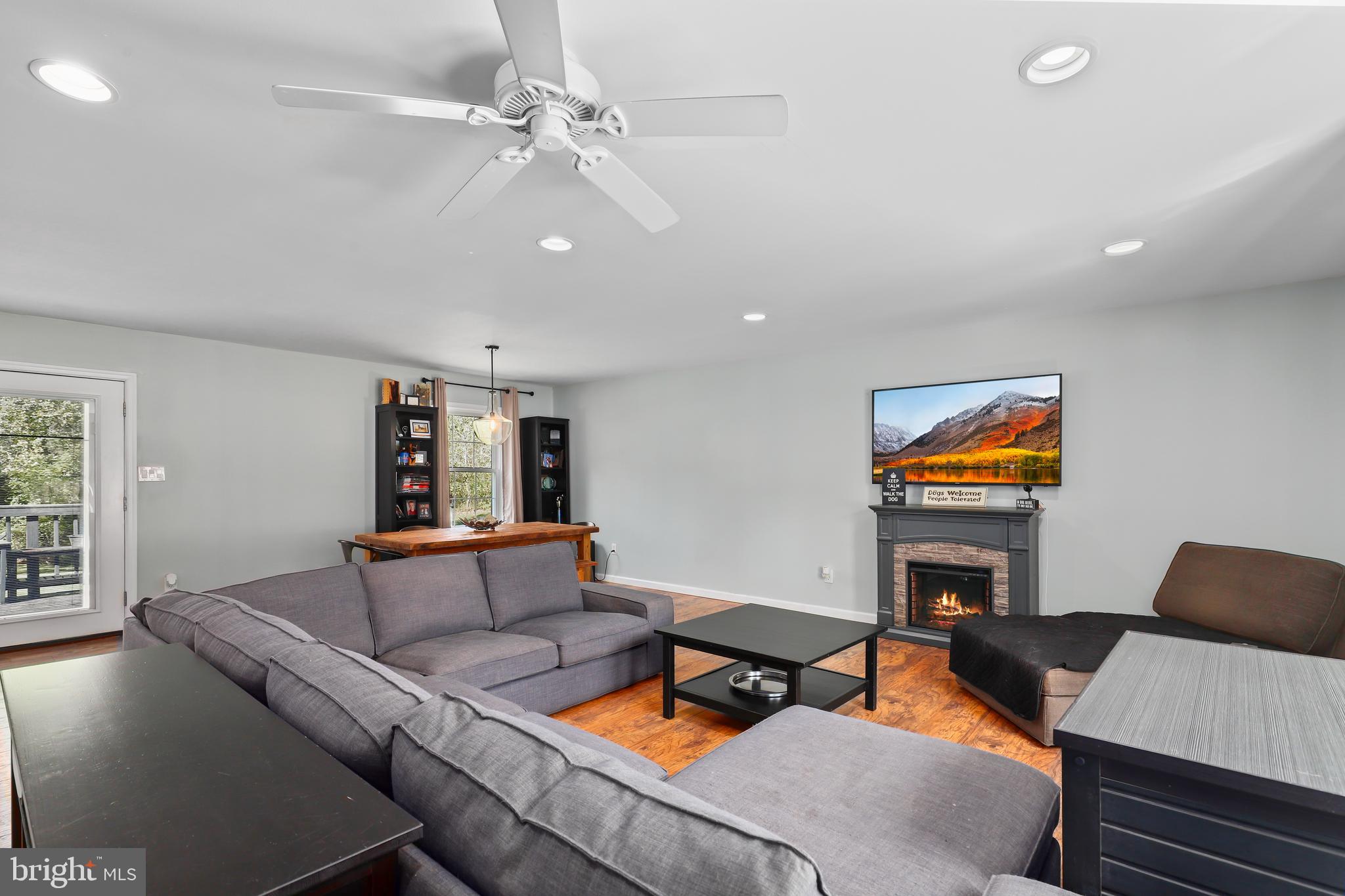 RAINBOW/RIVULET/SHERWOOD - Residential Lease