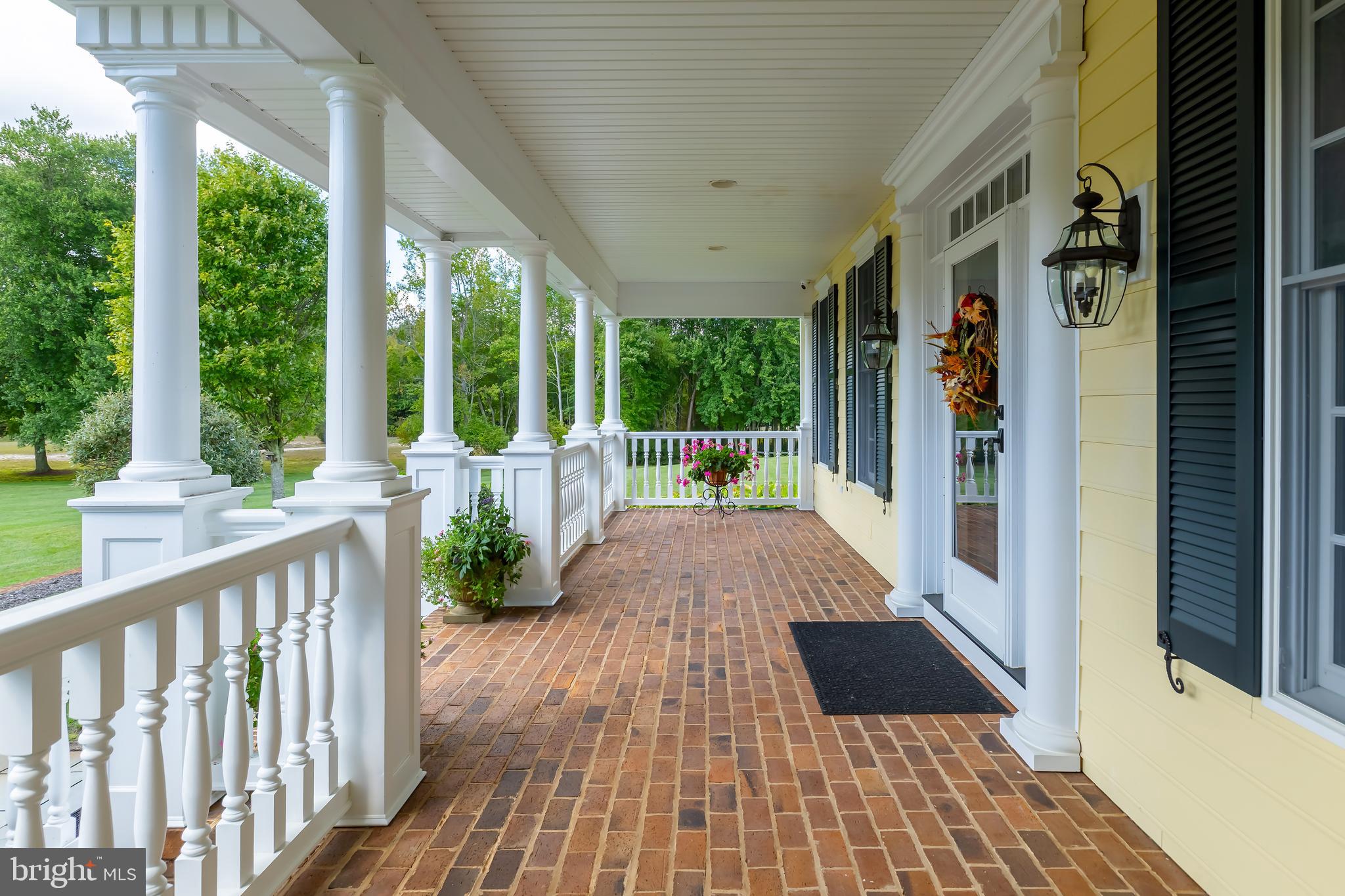 1880 E BUCKSHUTEM ROAD