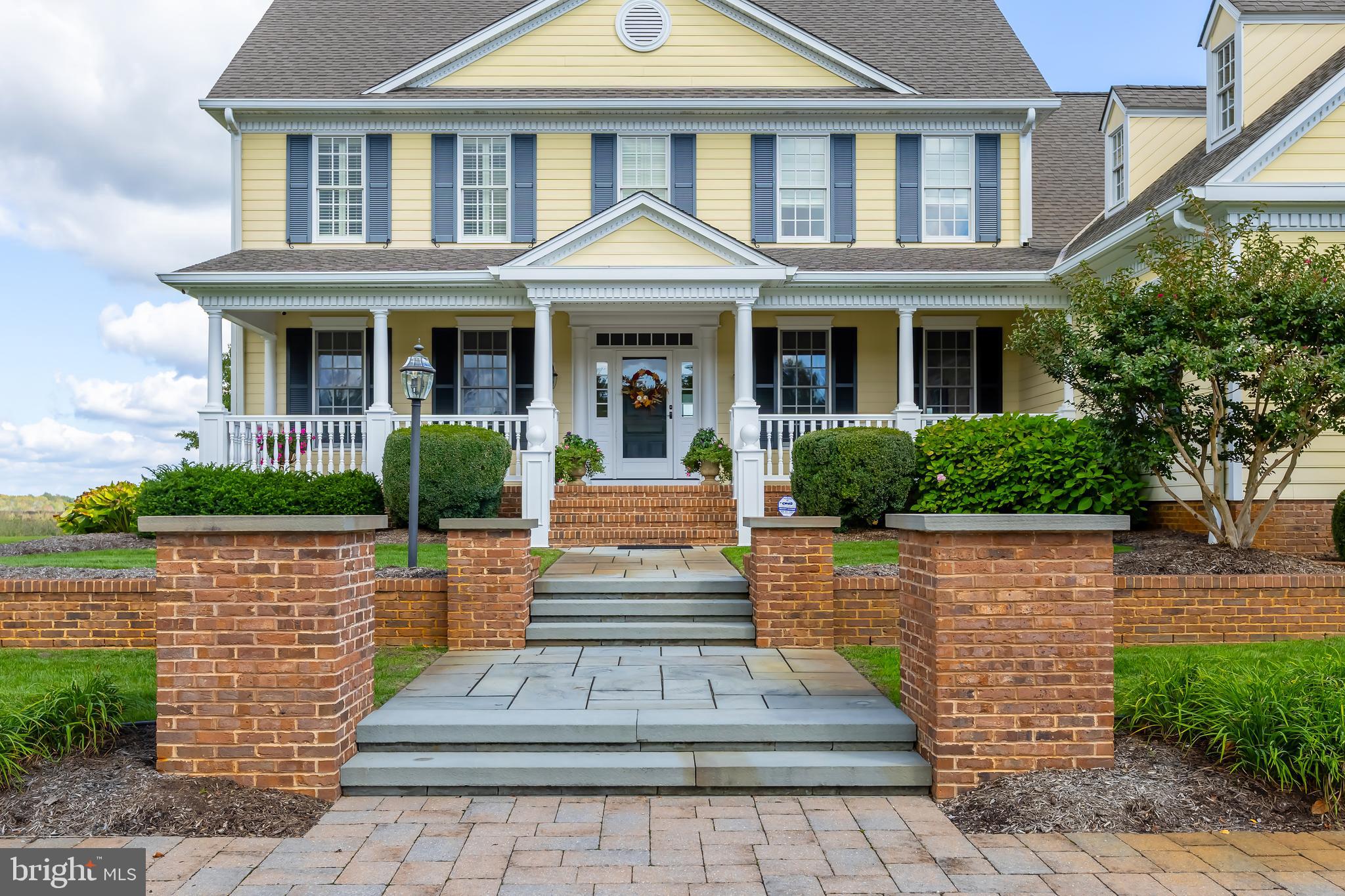 1880 E BUCKSHUTEM ROAD