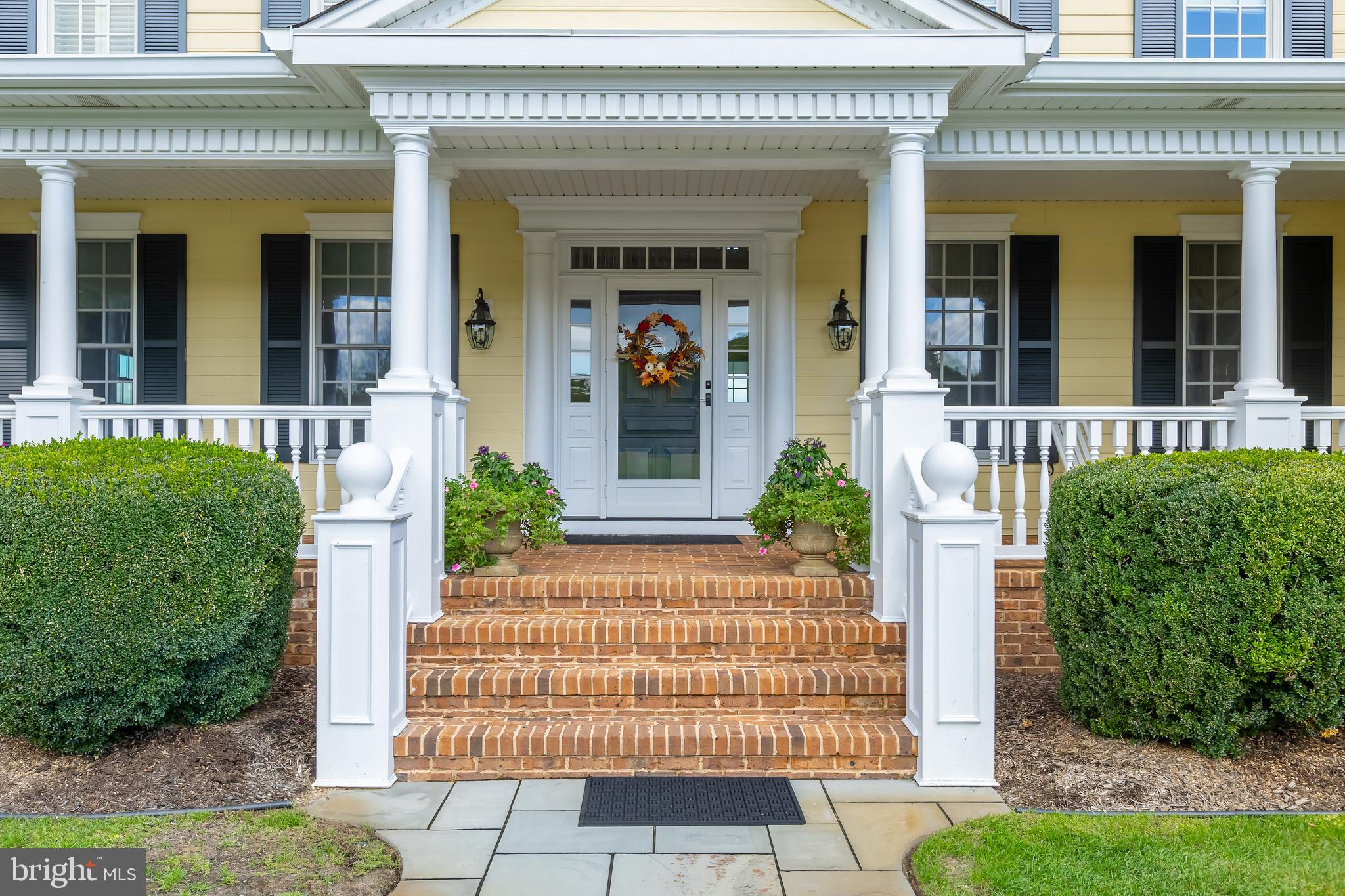 1880 E BUCKSHUTEM ROAD