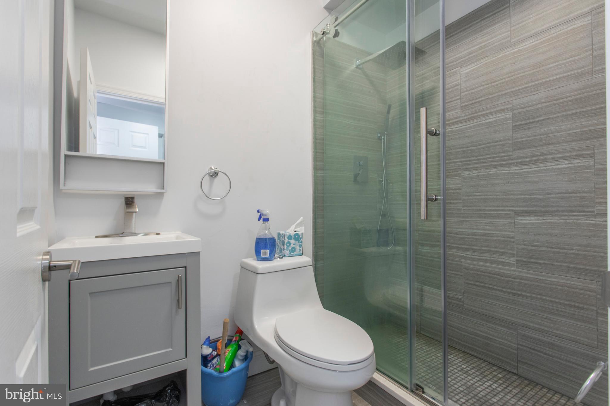 FAIRMOUNT - Residential Lease