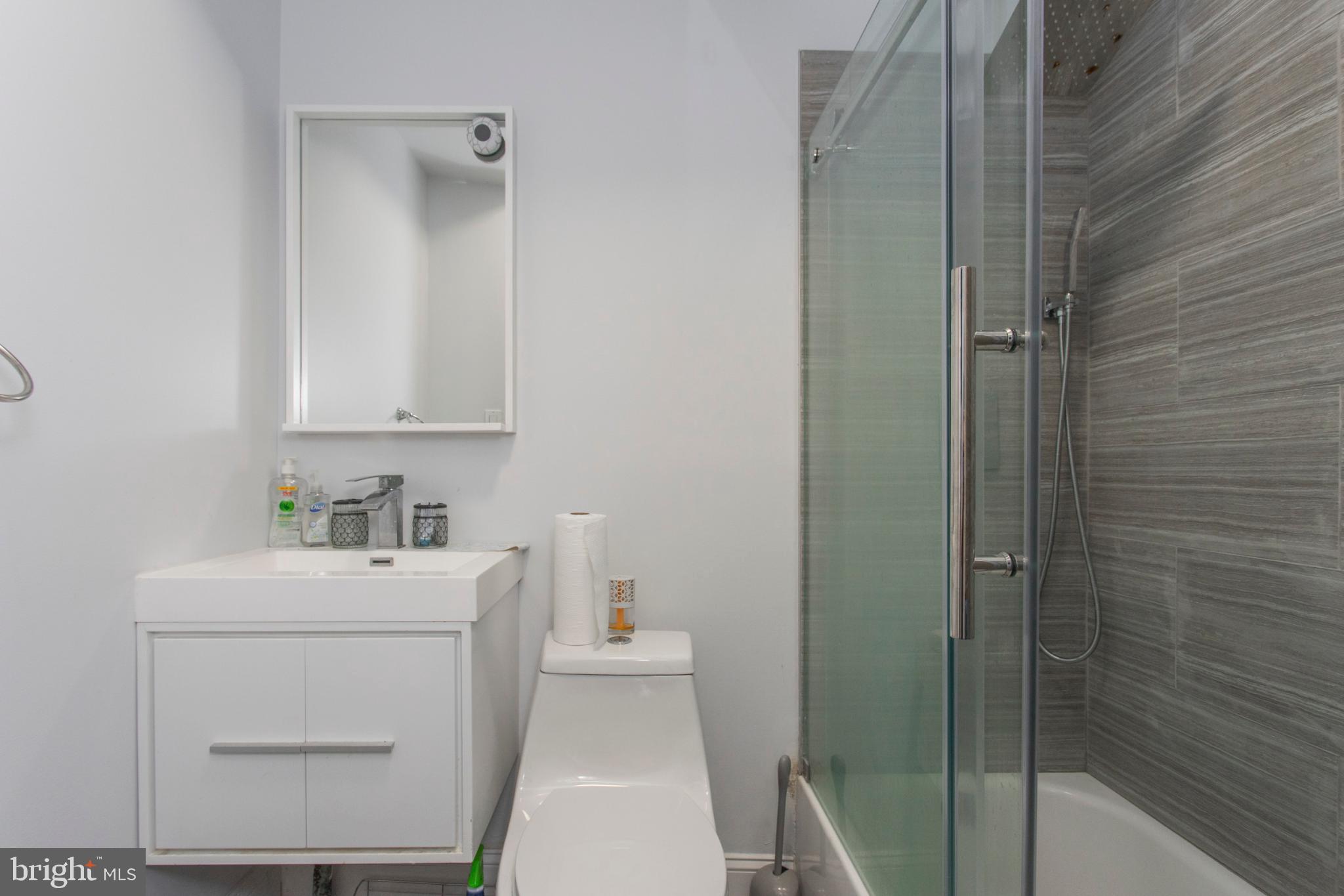 FAIRMOUNT - Residential Lease