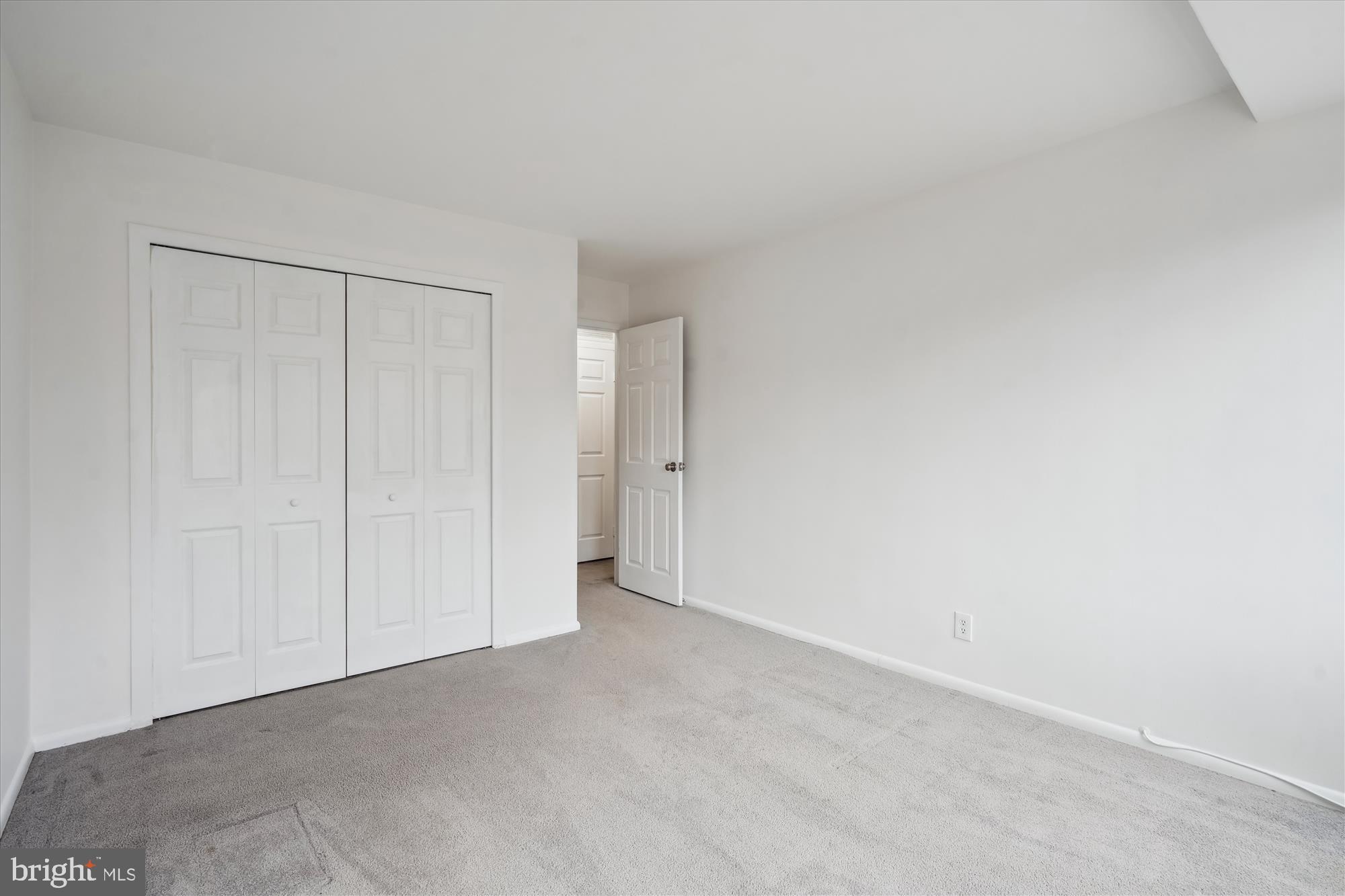 WHITEHALL - Residential