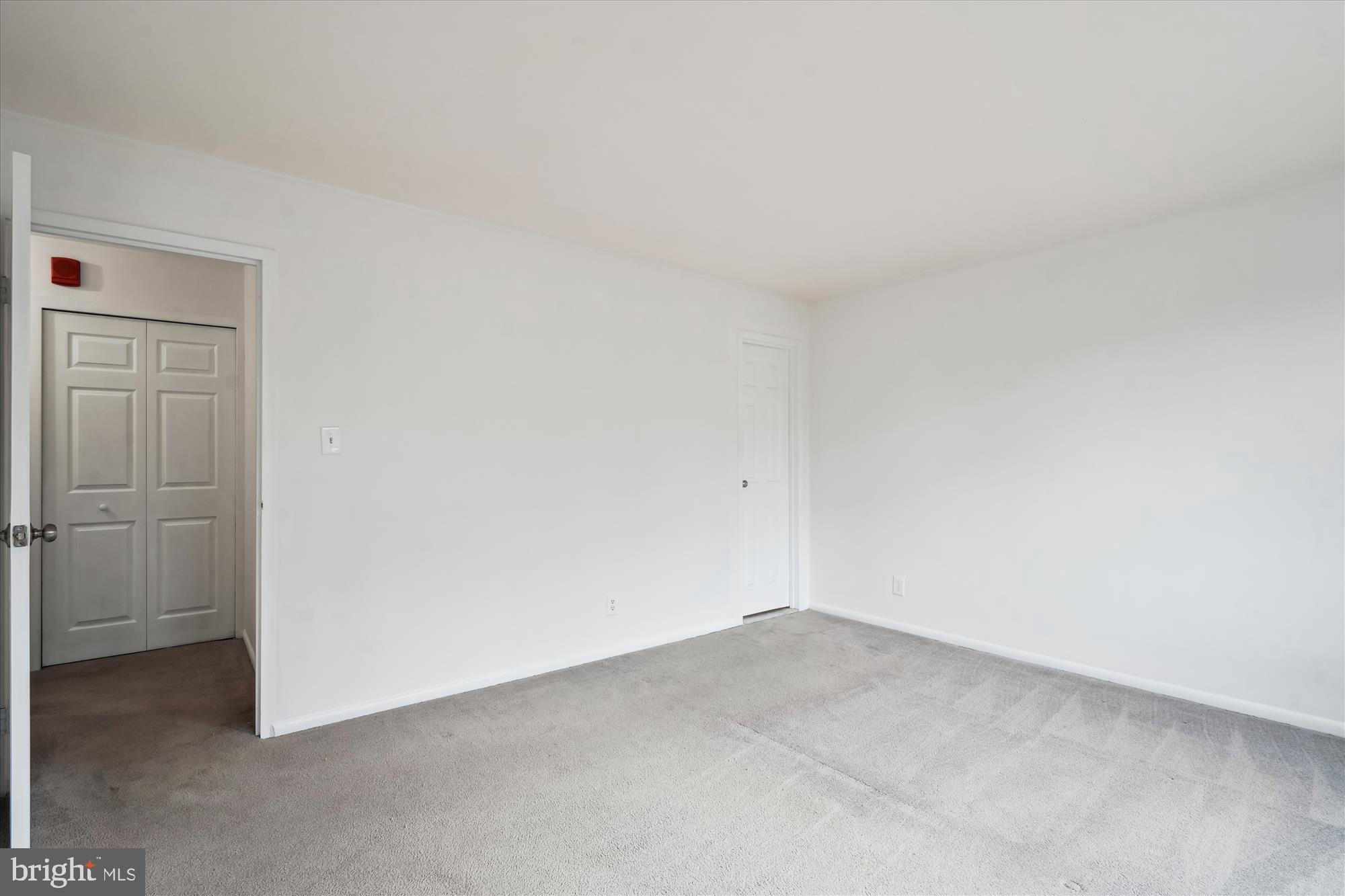 WHITEHALL - Residential