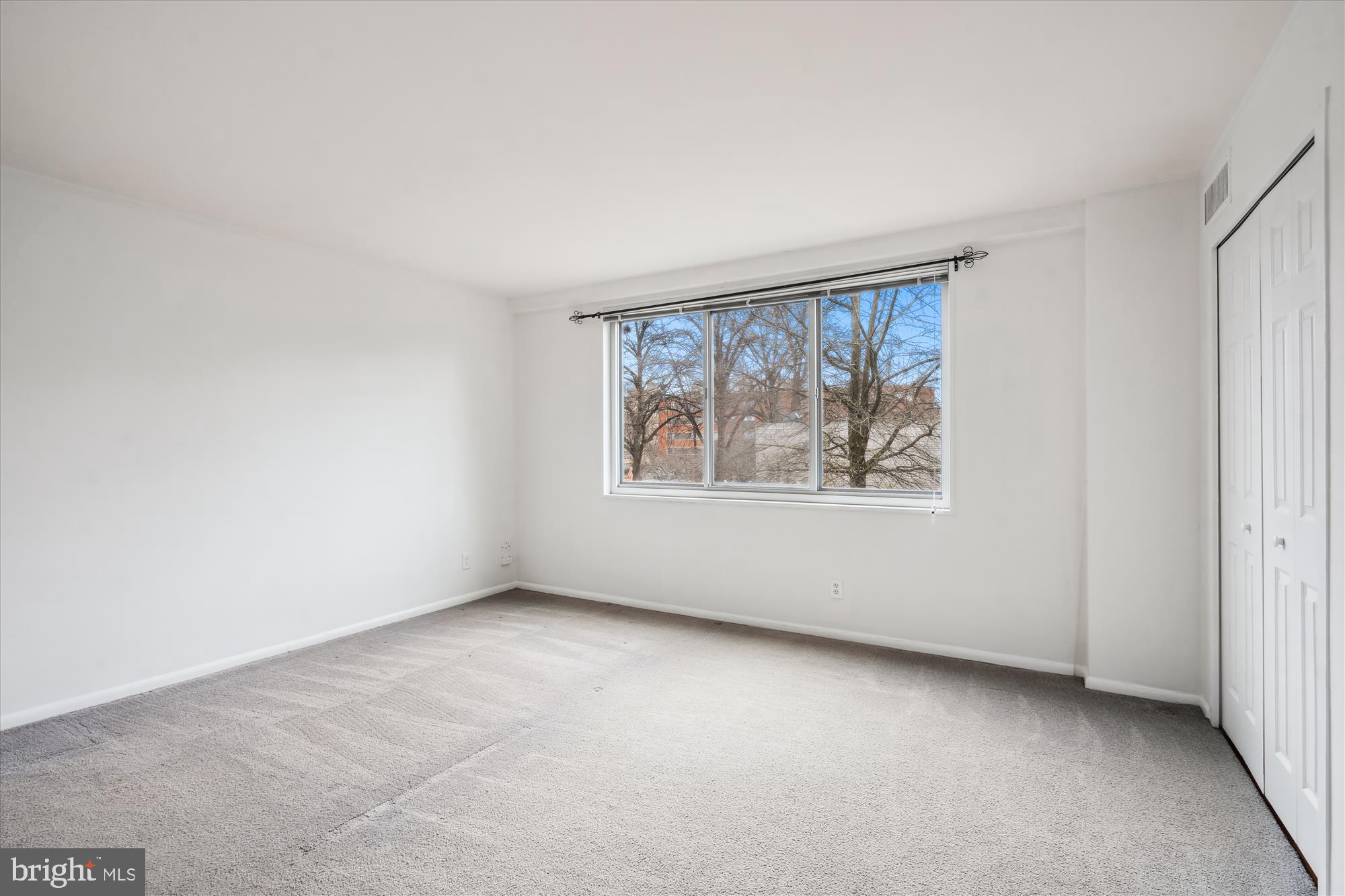 WHITEHALL - Residential