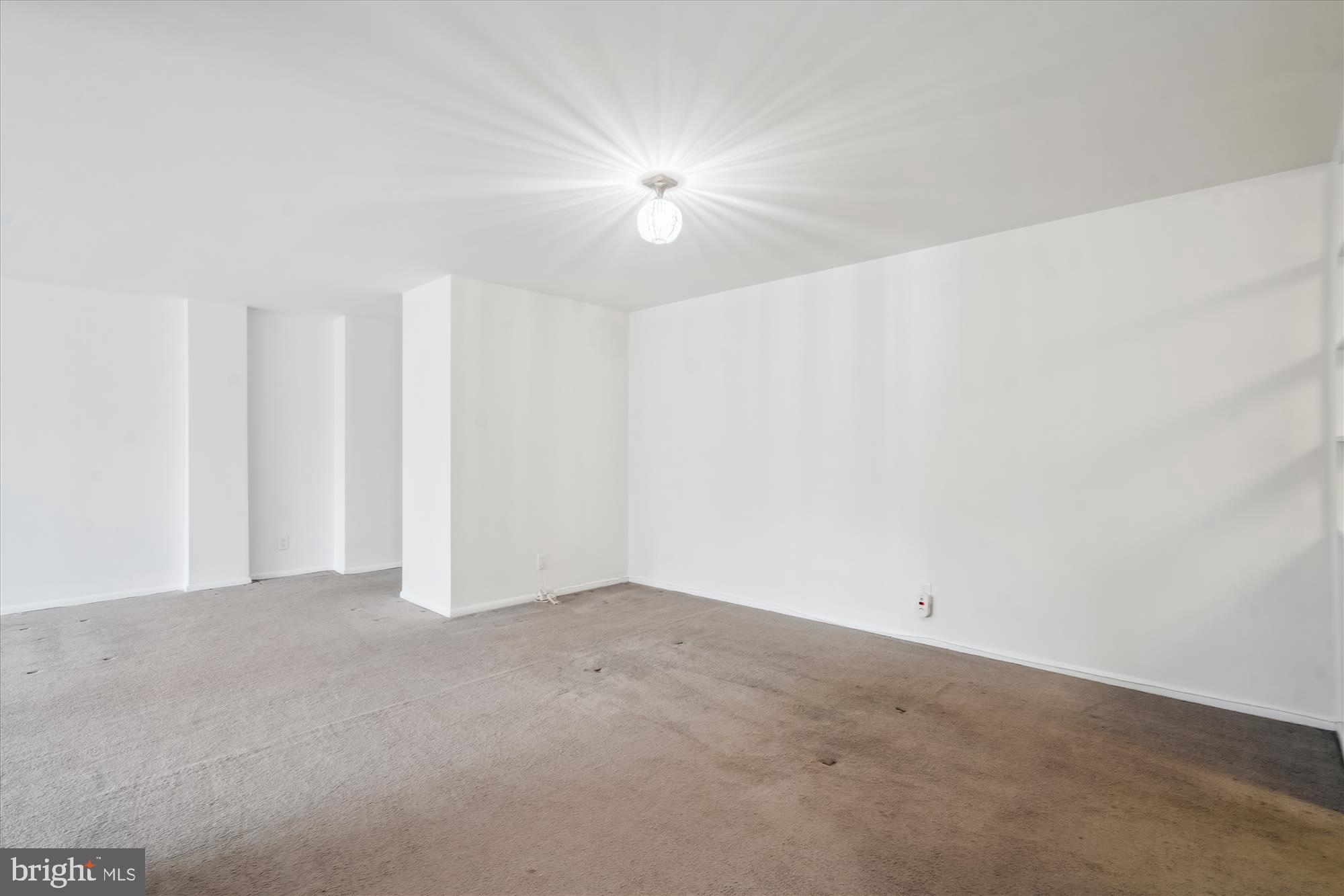 WHITEHALL - Residential