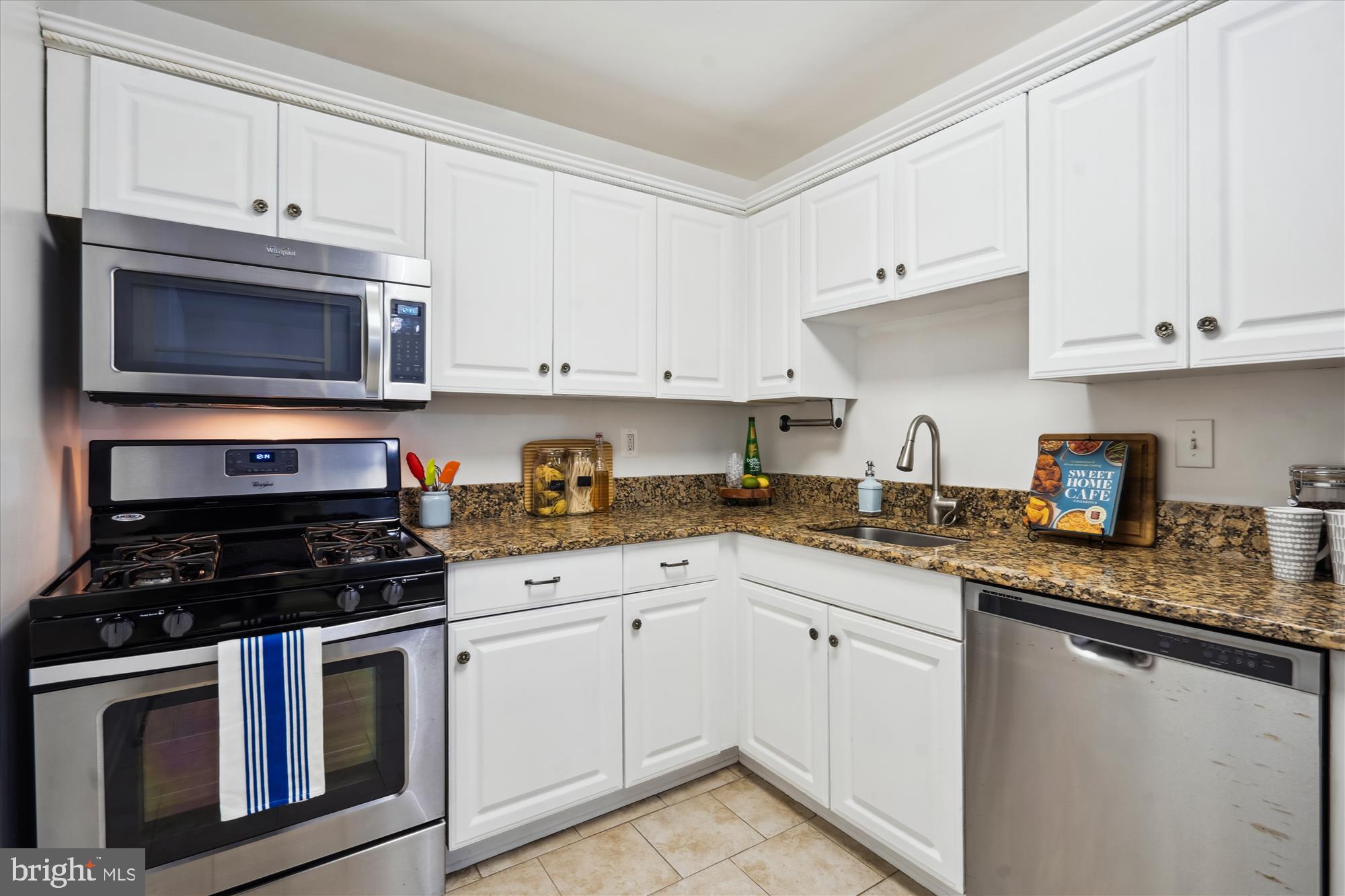 WHITEHALL - Residential