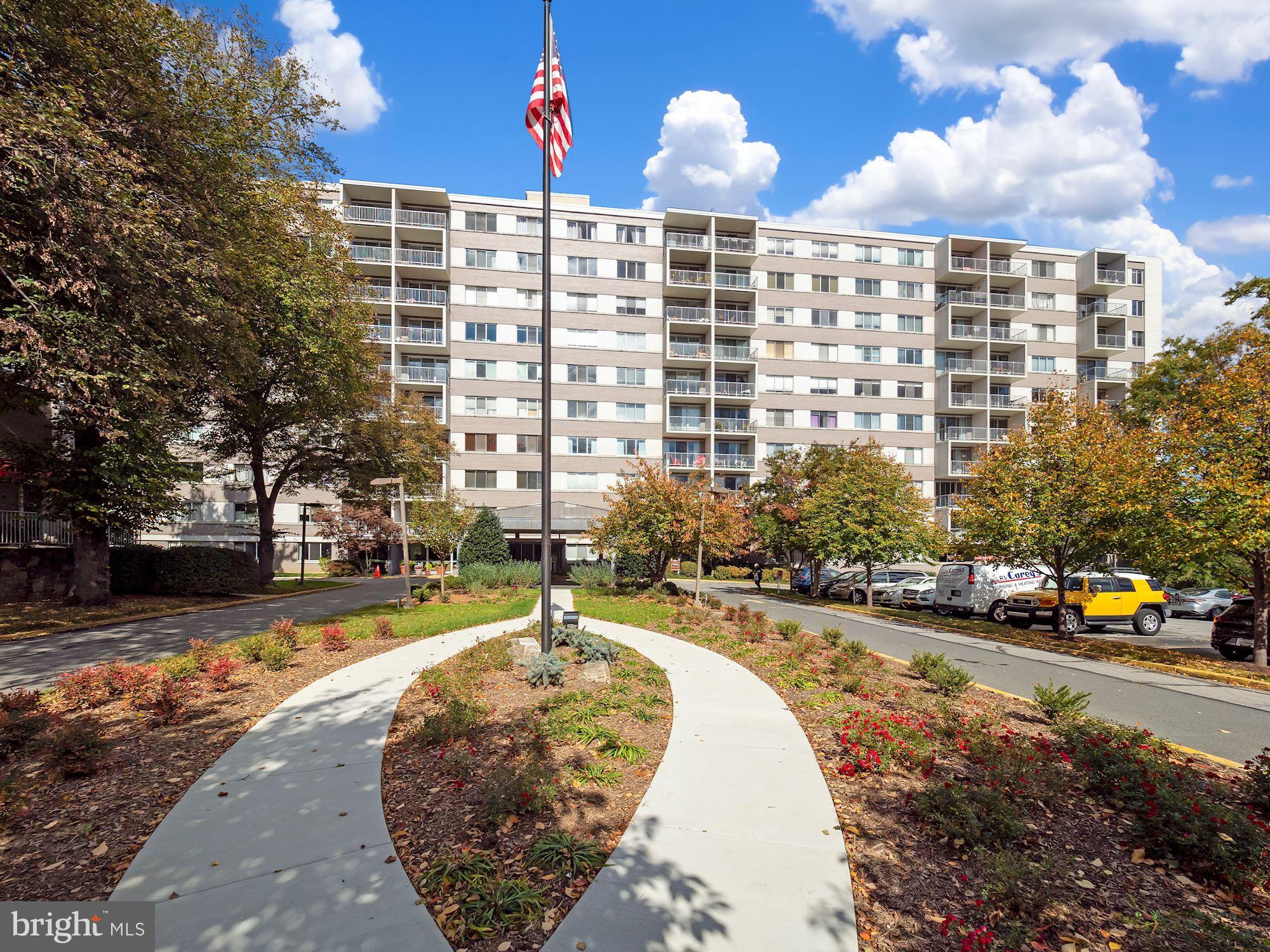 WHITEHALL - Residential