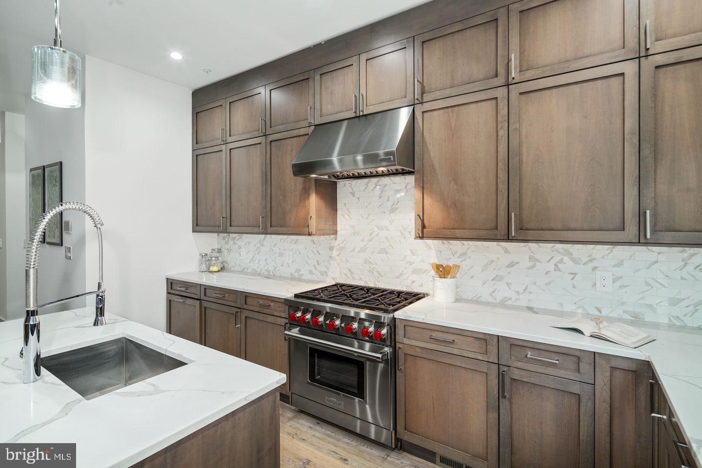 SOCIETY HILL - Residential Lease