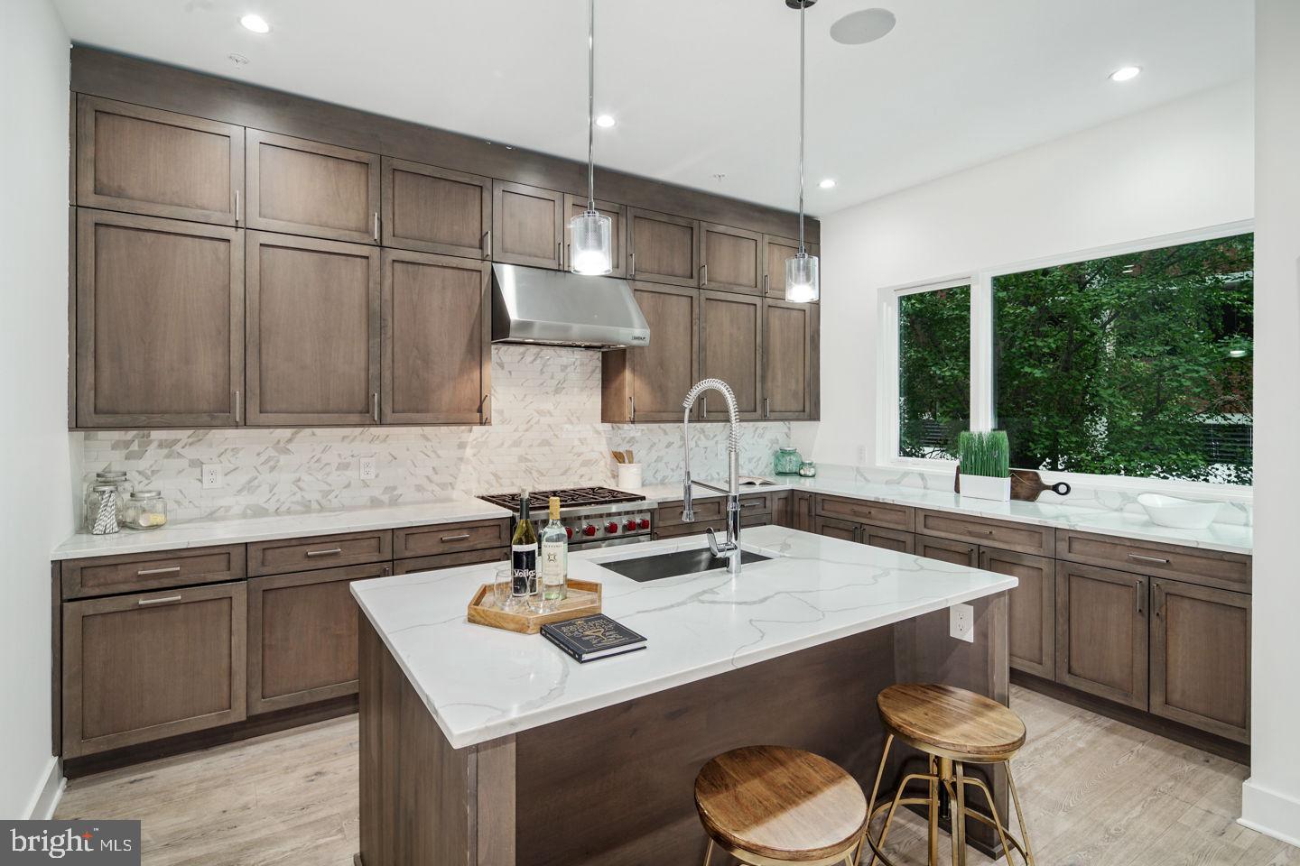 SOCIETY HILL - Residential Lease