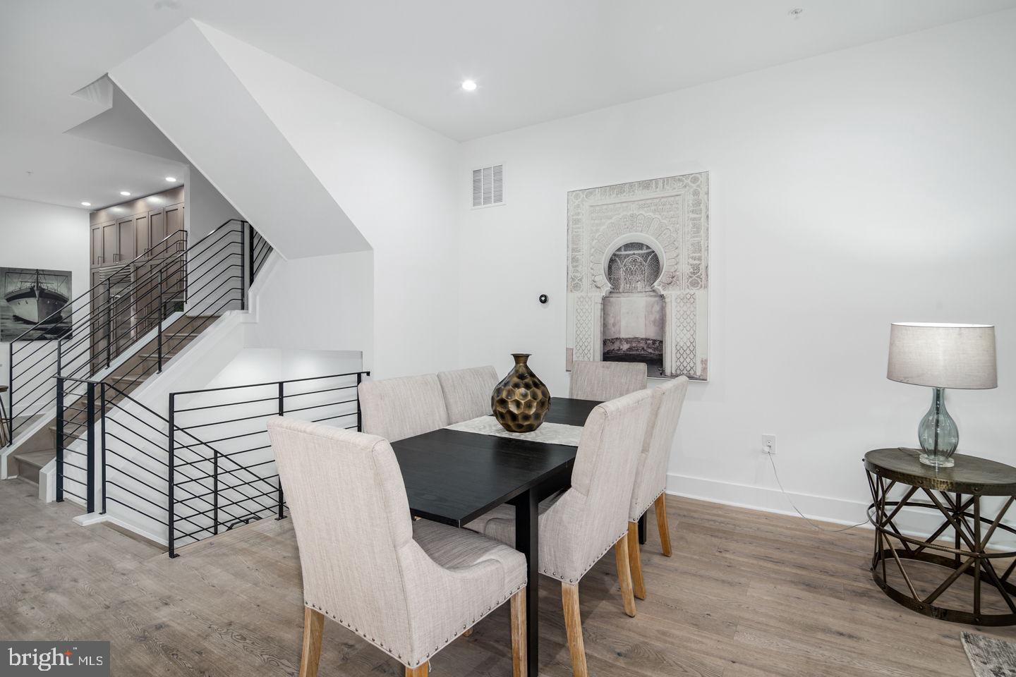 SOCIETY HILL - Residential Lease