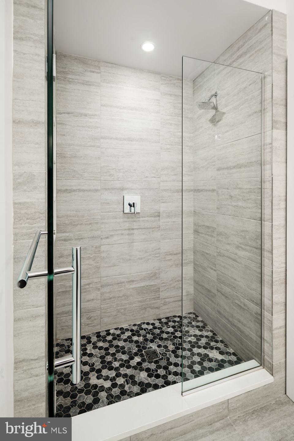 SOCIETY HILL - Residential Lease