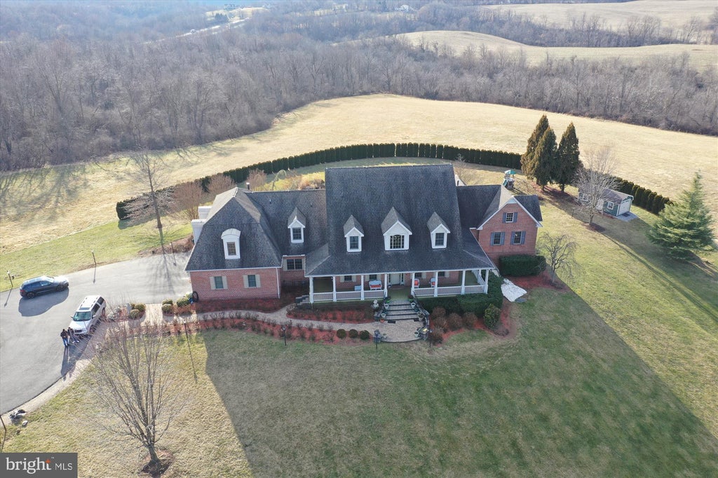 Photo of 555 E Mountain Road, KNOXVILLE, MD 21758 (MLS # MDFR2089648)