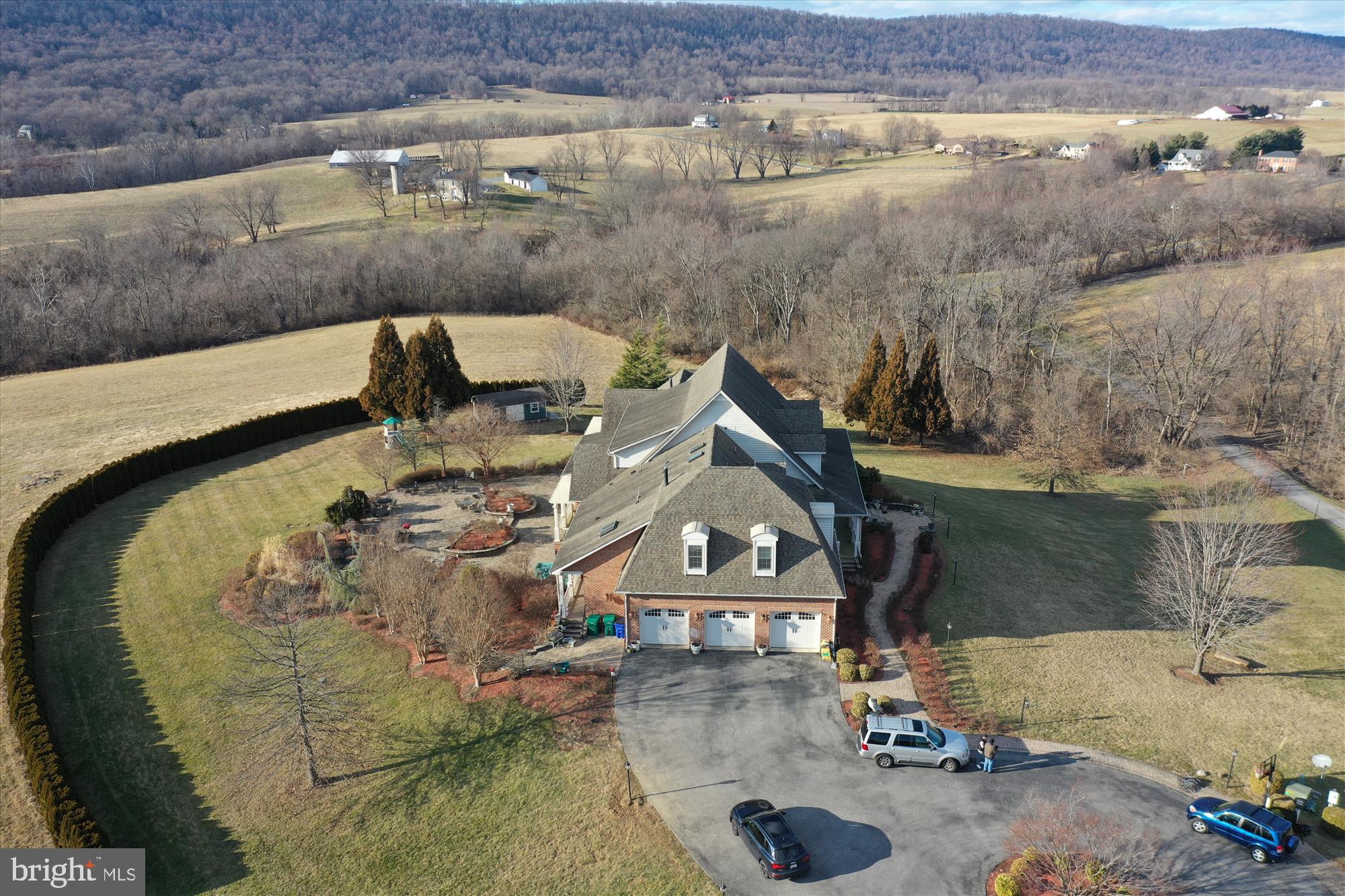 555 E MOUNTAIN ROAD