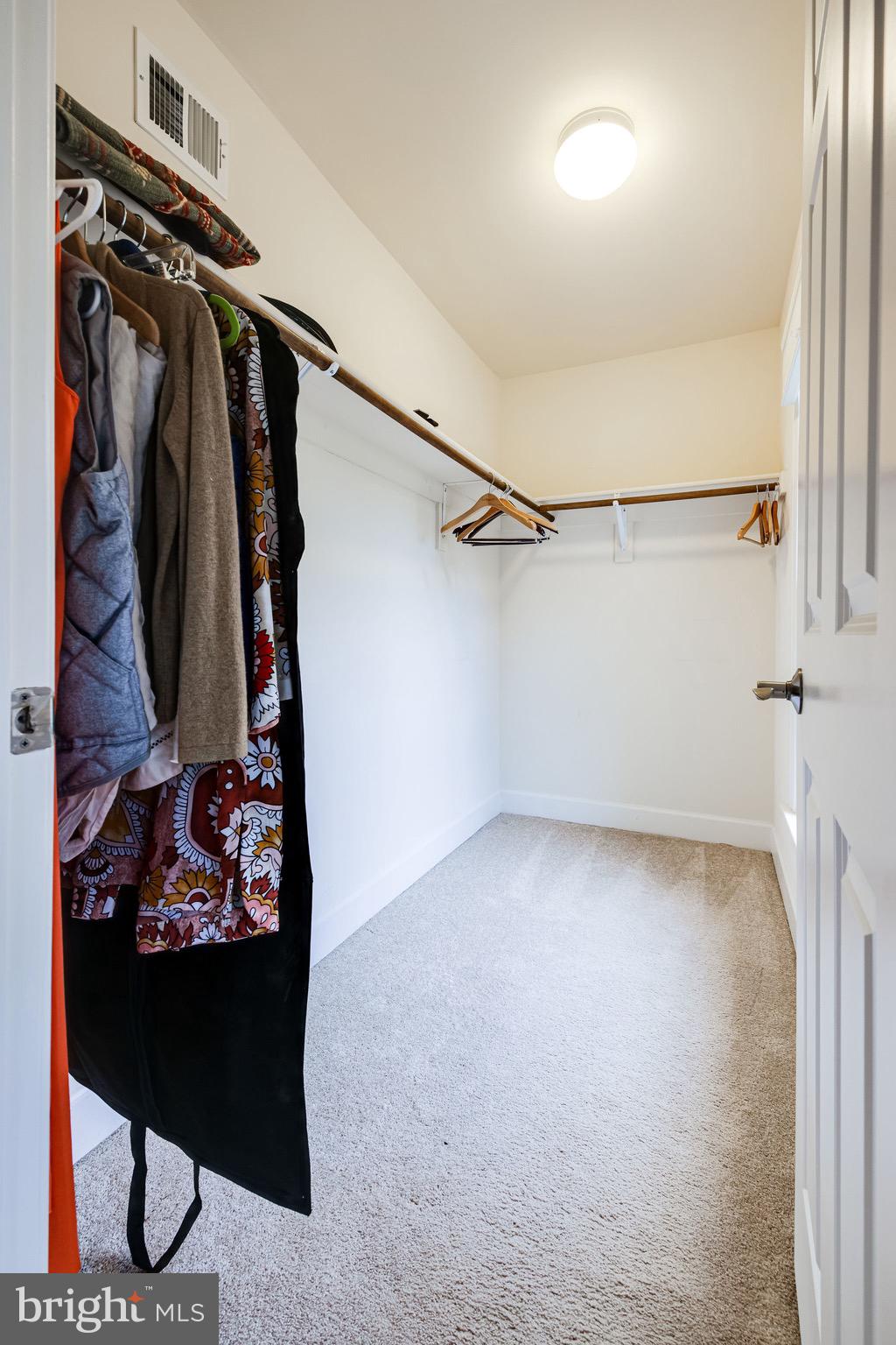 QUAKER HILL - Residential