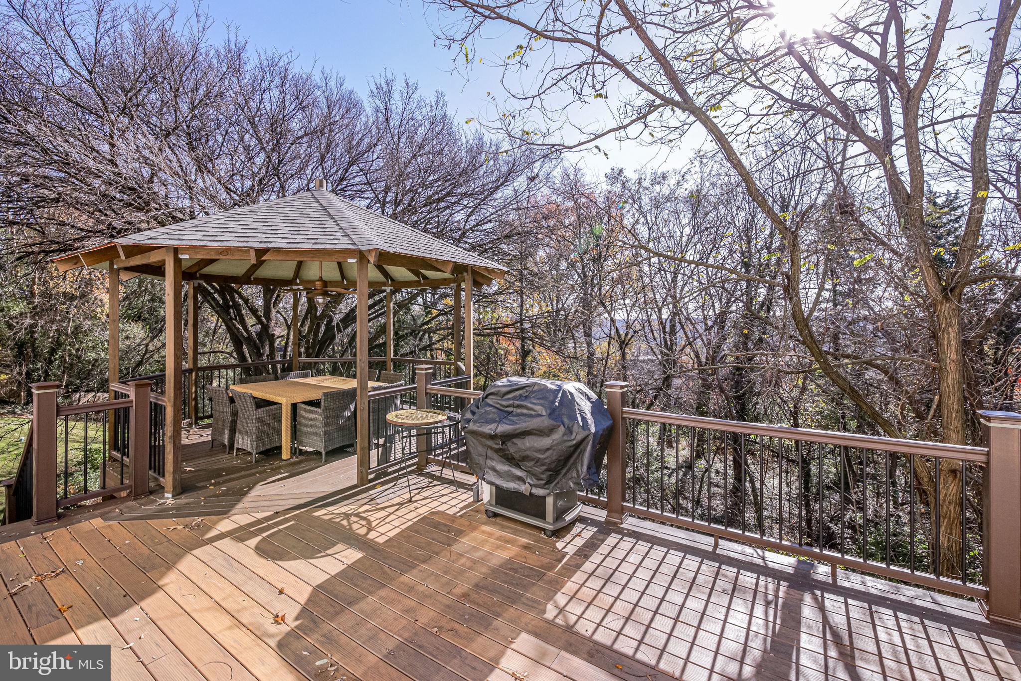 QUAKER HILL - Residential