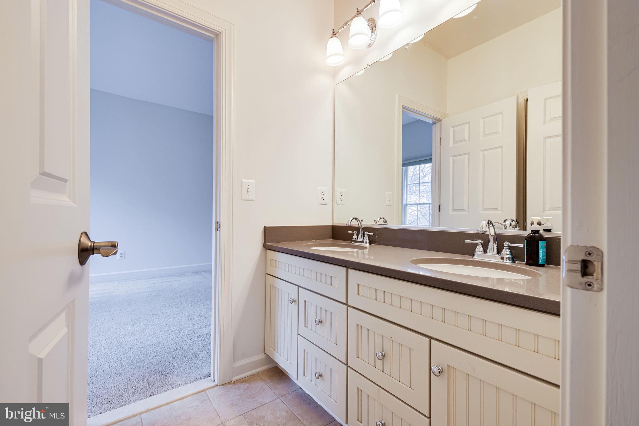 QUAKER HILL - Residential