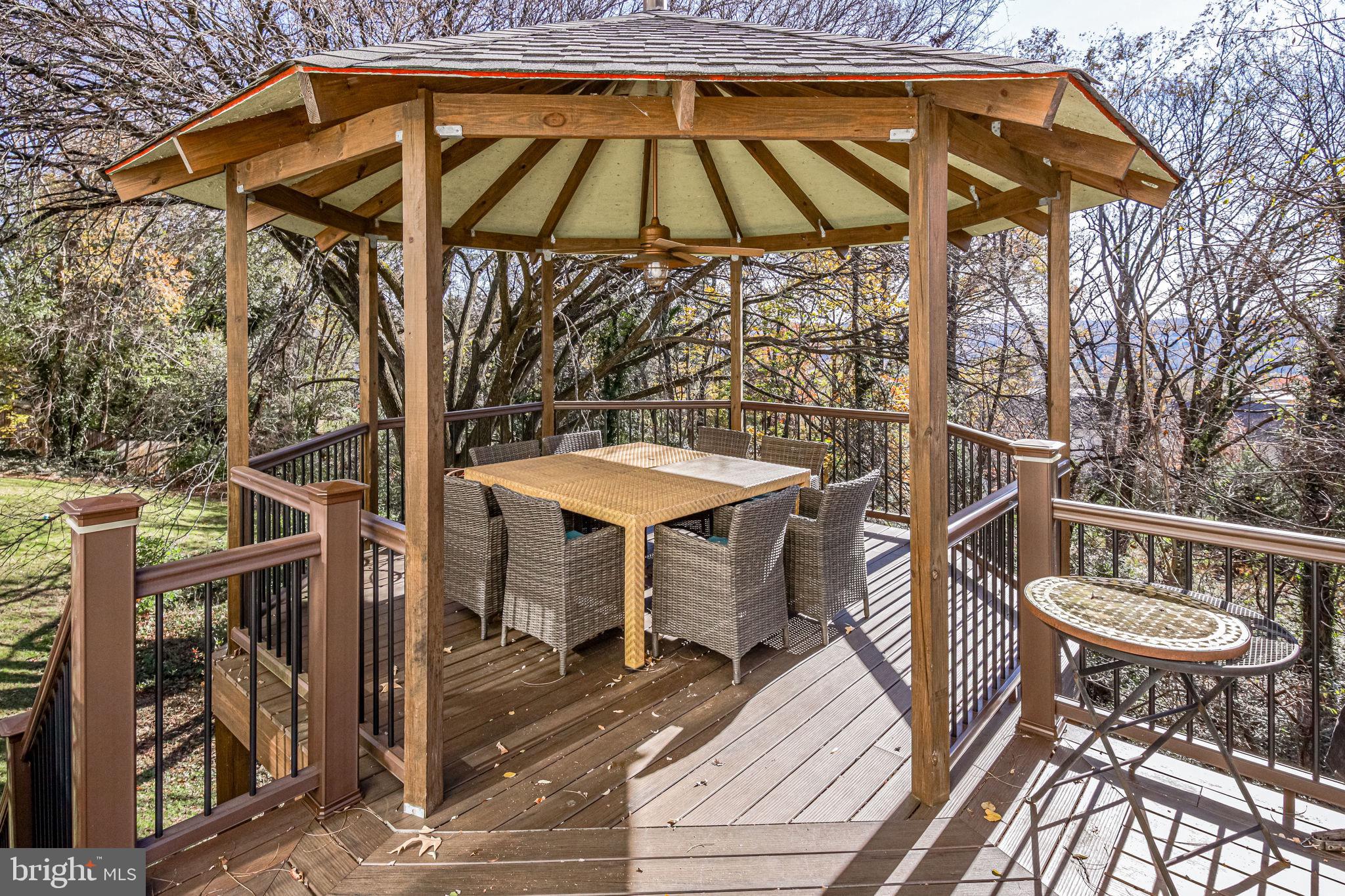 QUAKER HILL - Residential