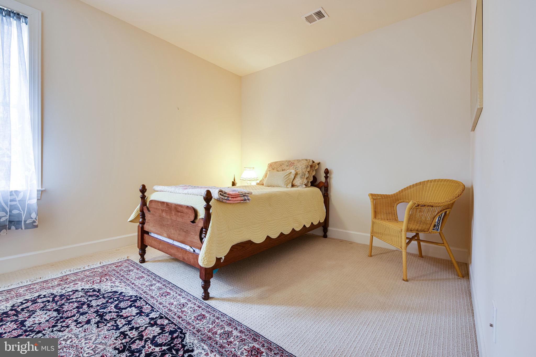 QUAKER HILL - Residential