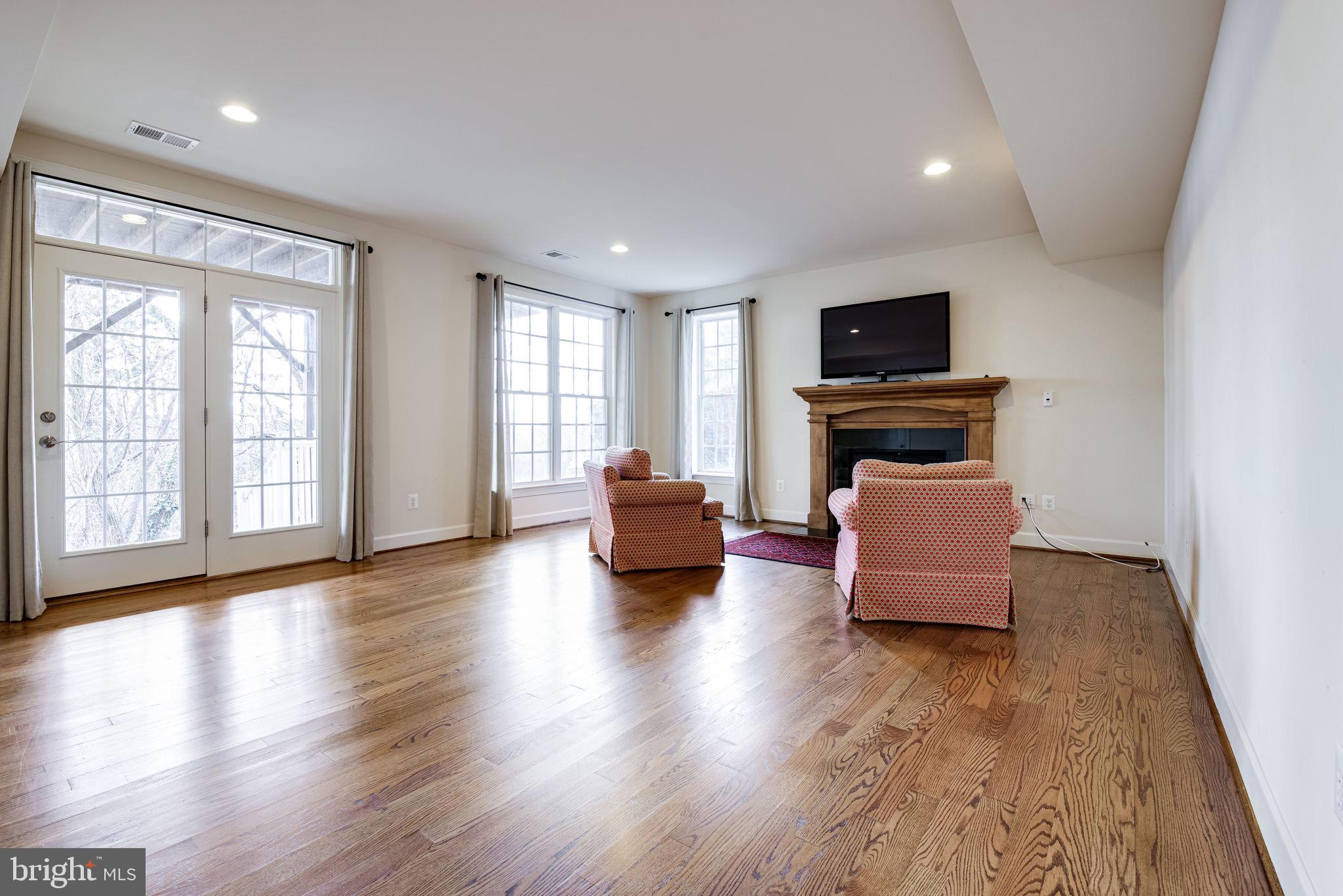 QUAKER HILL - Residential