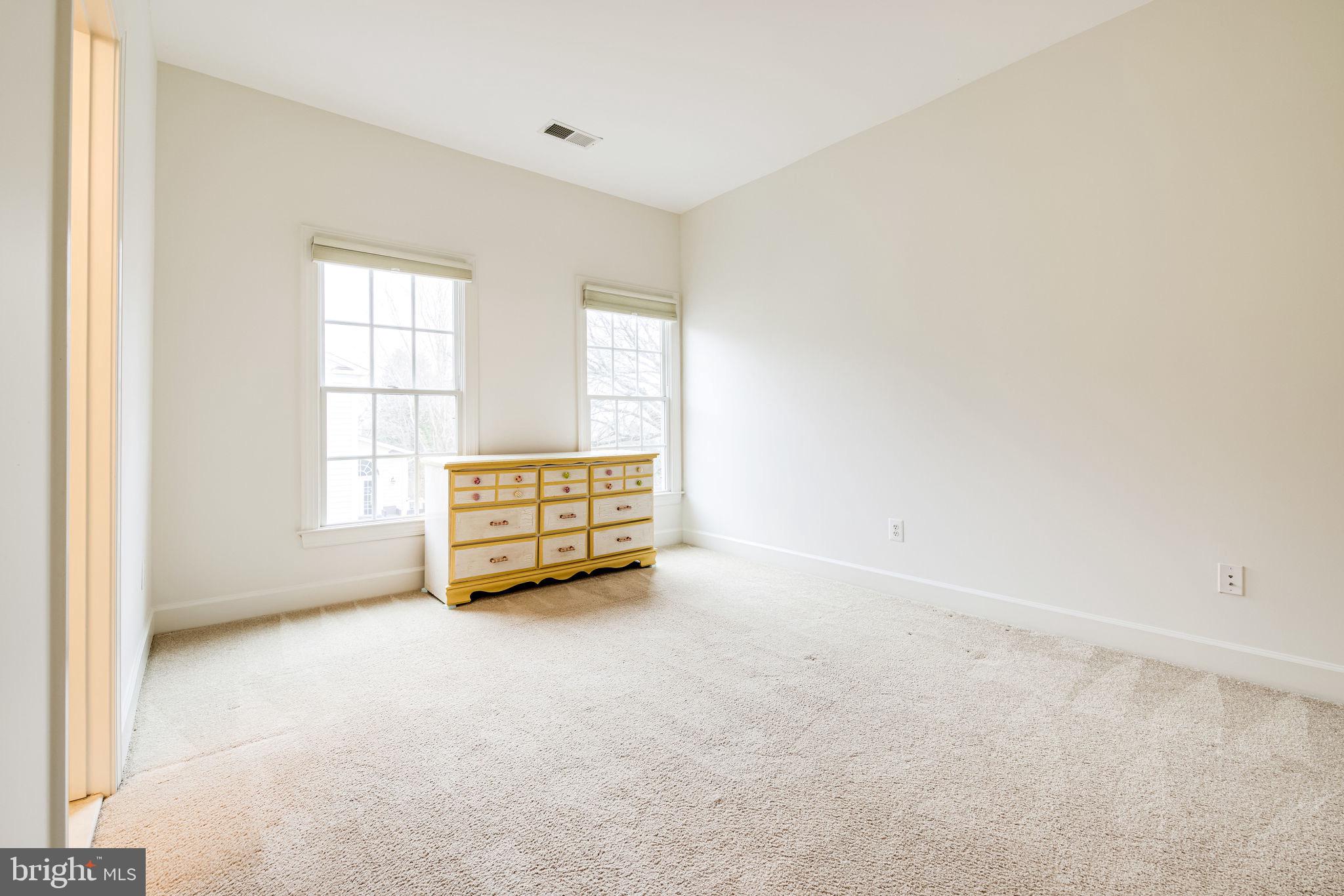 QUAKER HILL - Residential