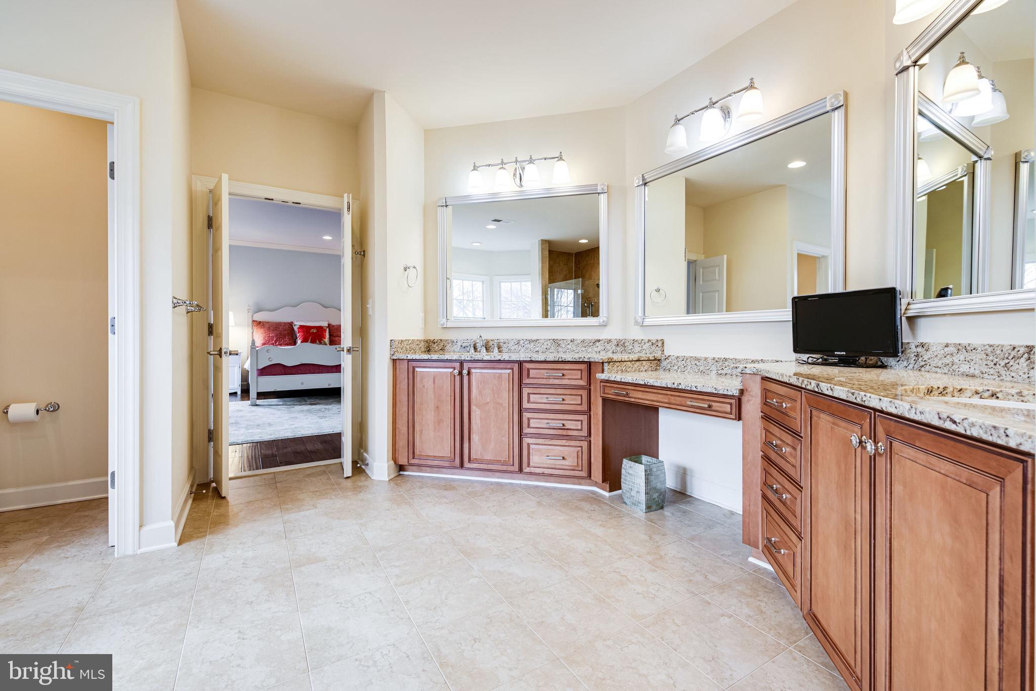 QUAKER HILL - Residential