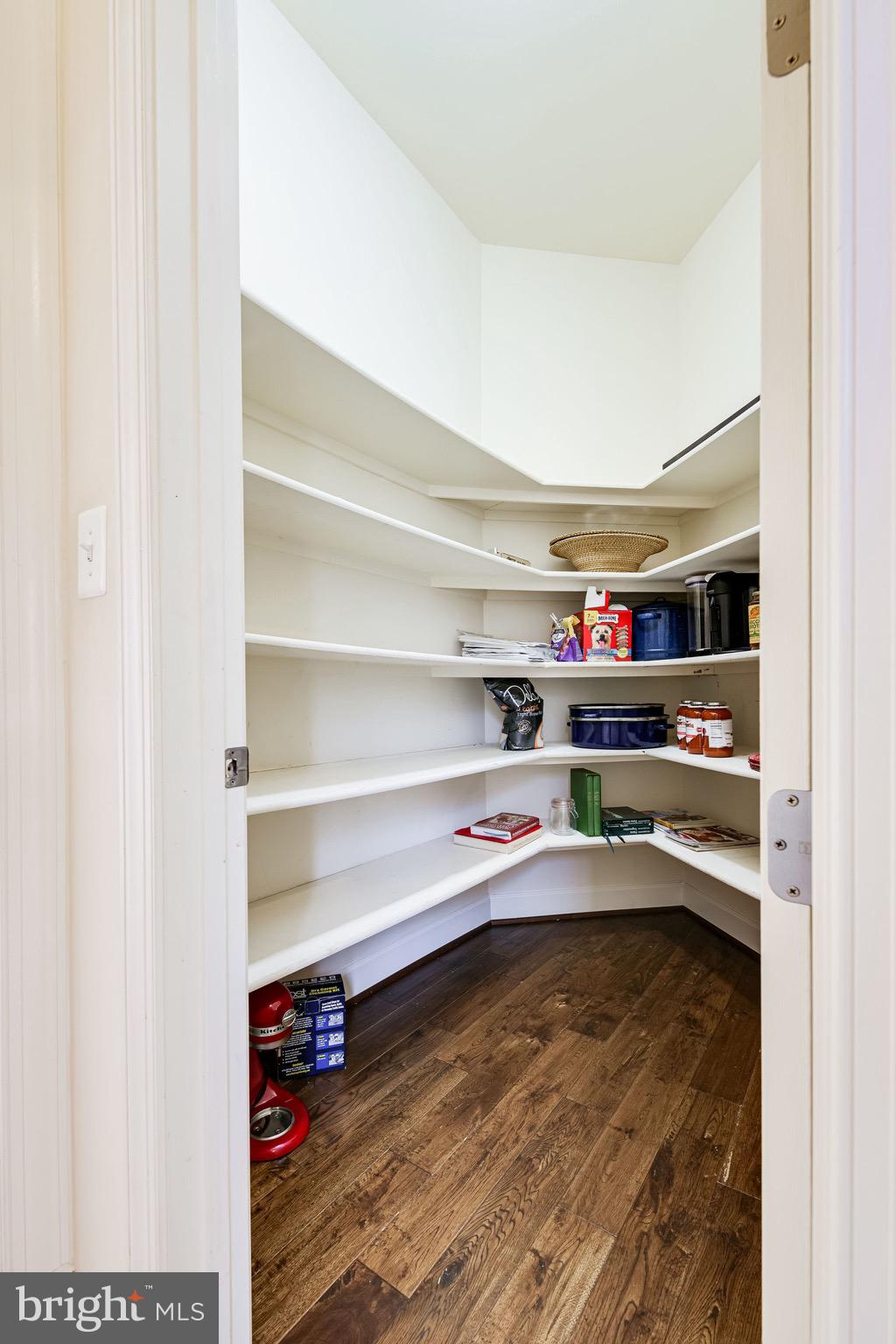 QUAKER HILL - Residential