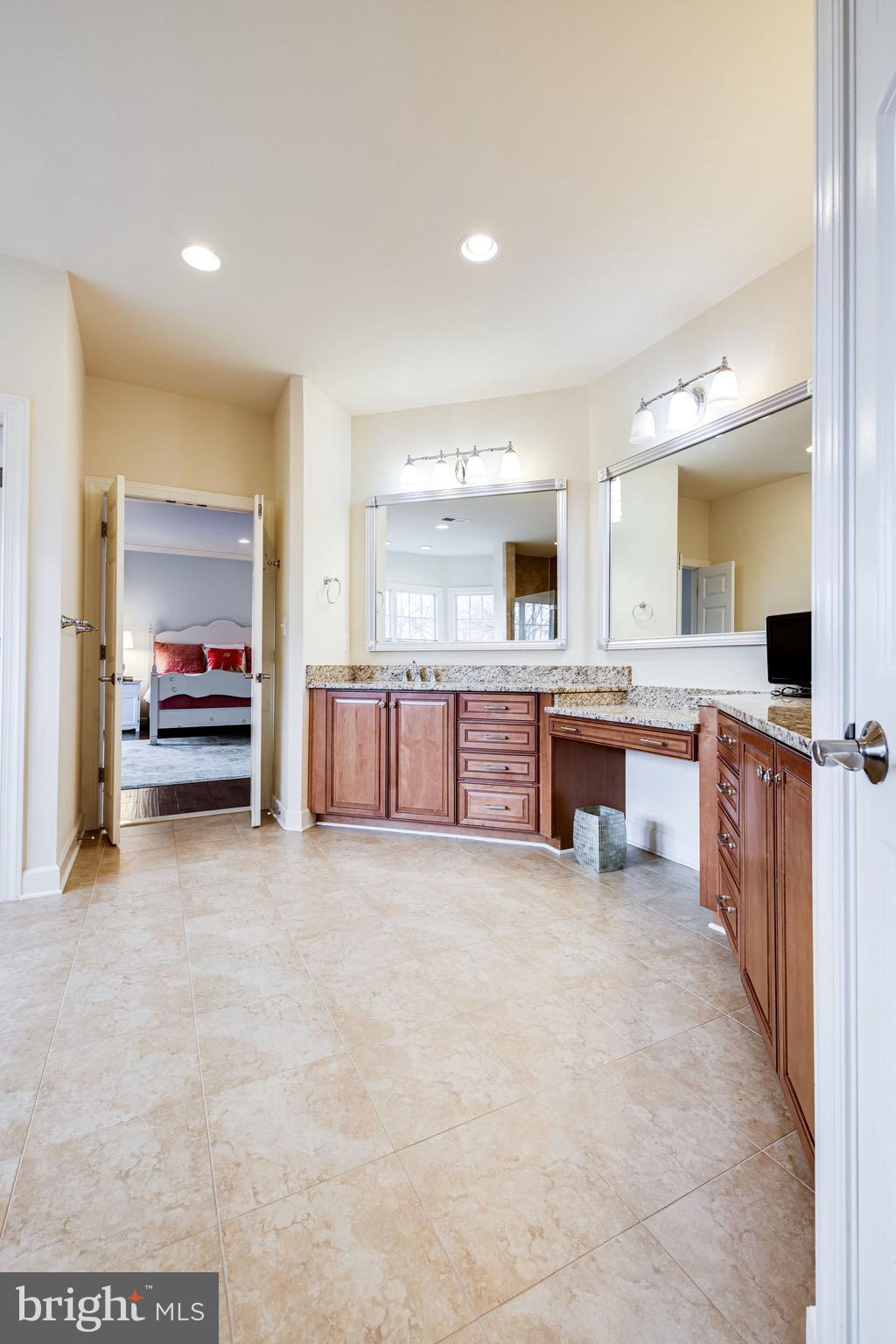 QUAKER HILL - Residential