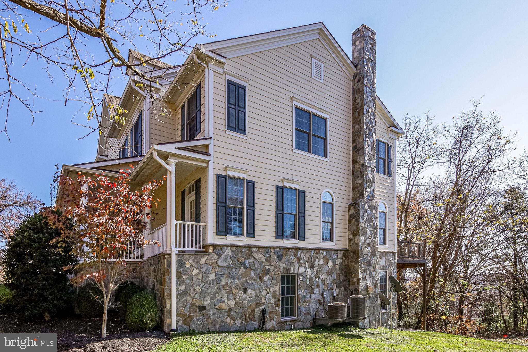 QUAKER HILL - Residential