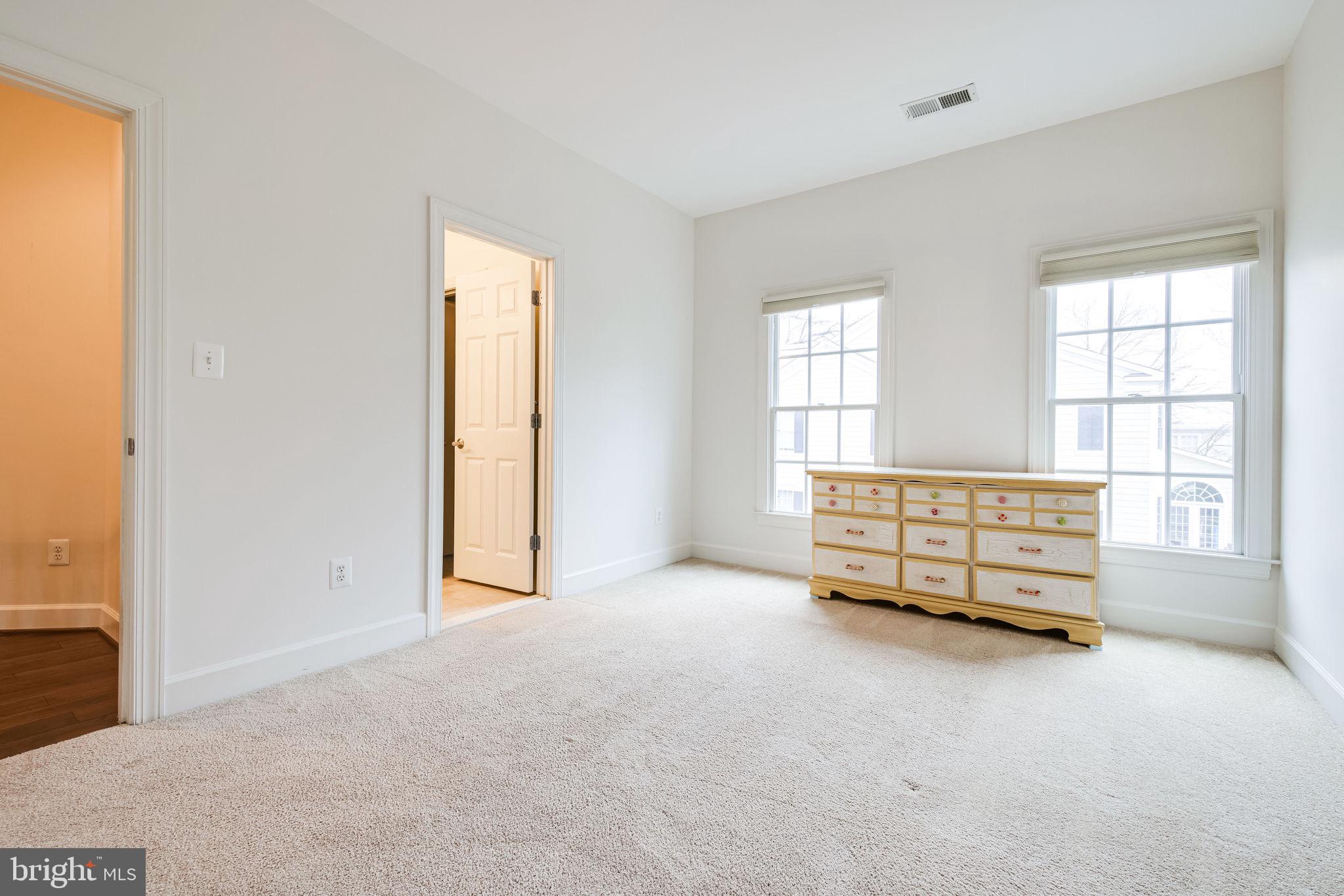 QUAKER HILL - Residential