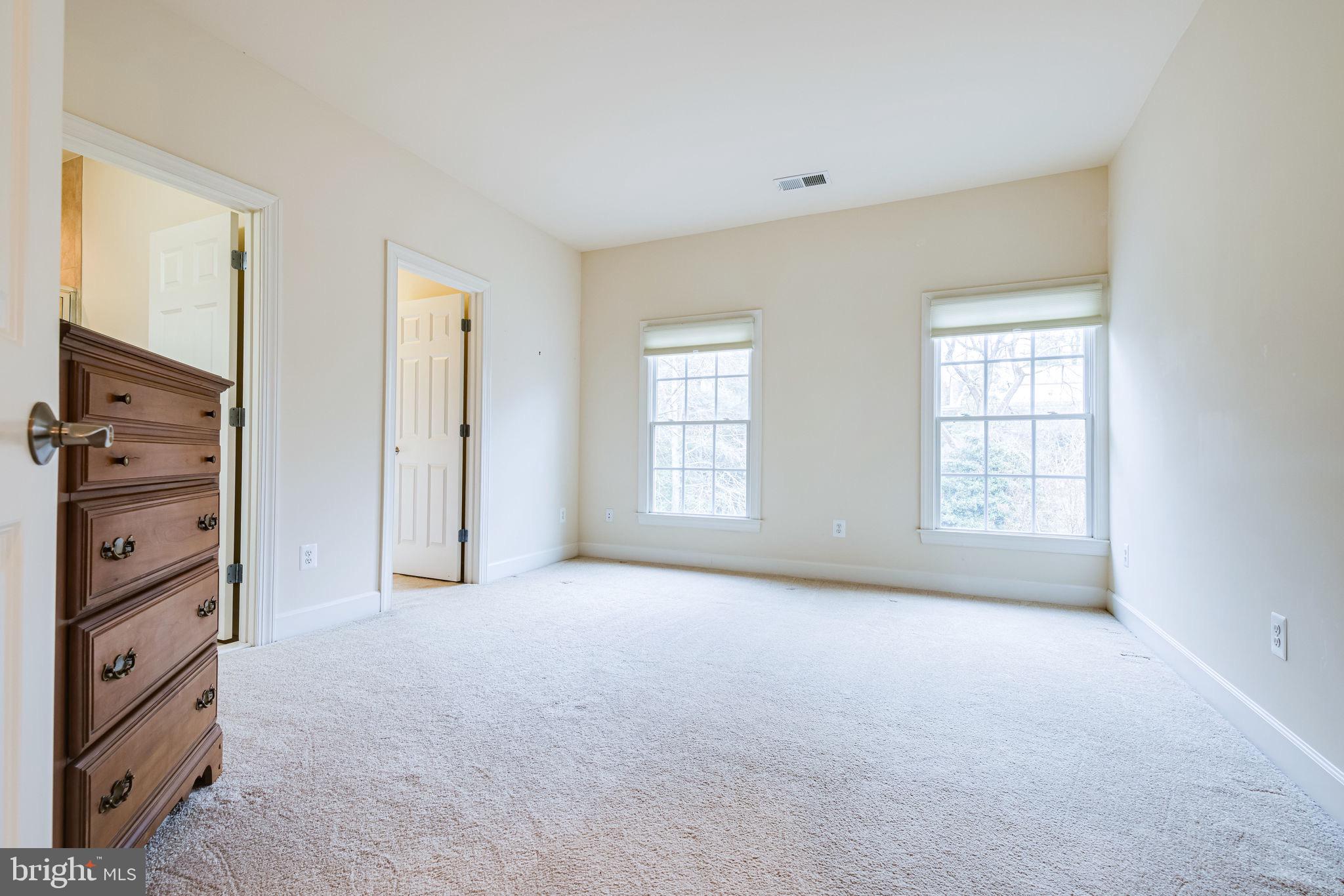 QUAKER HILL - Residential