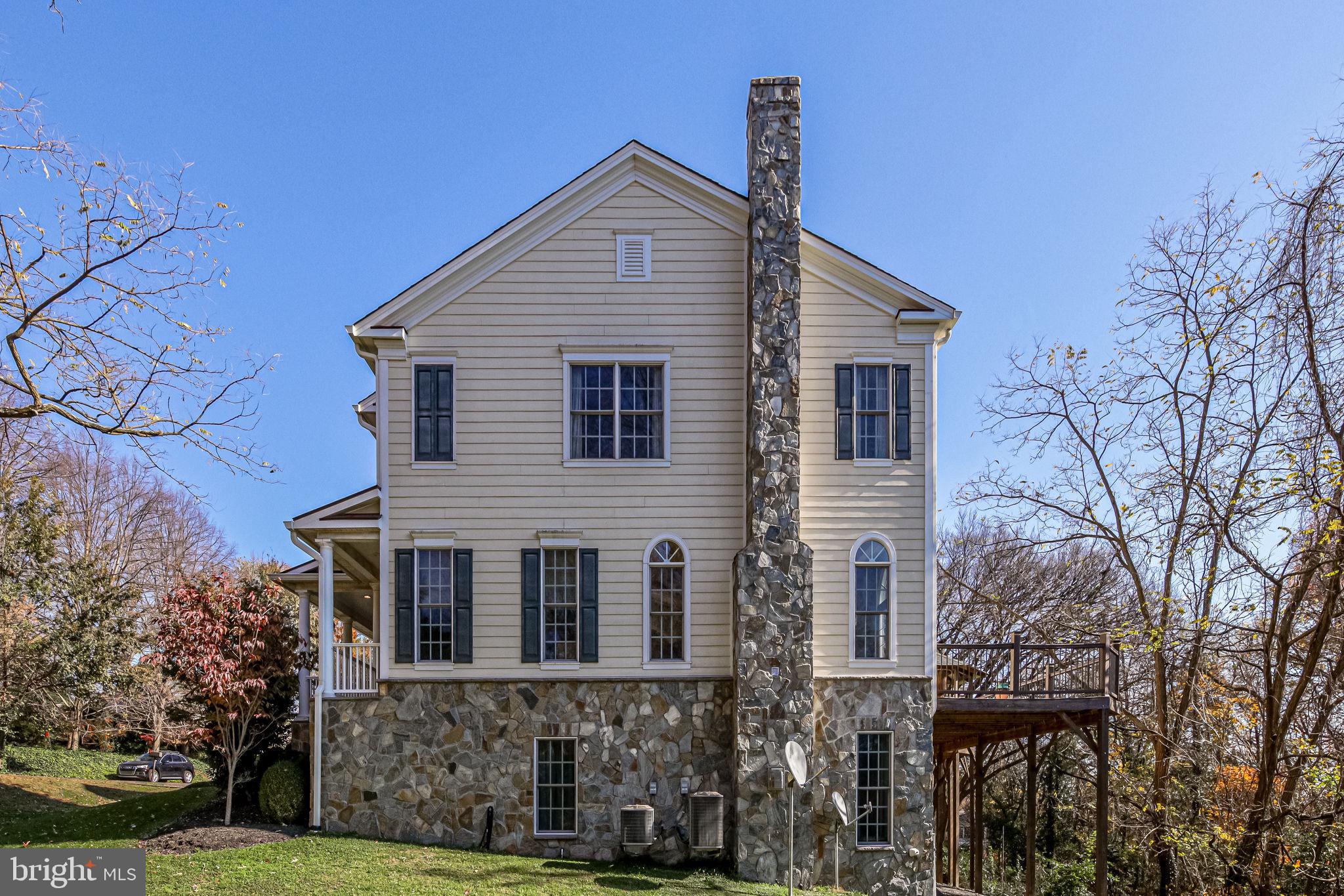 QUAKER HILL - Residential