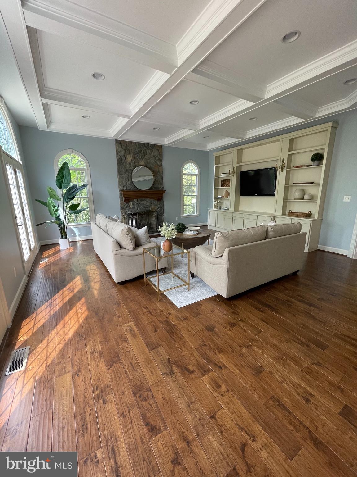 QUAKER HILL - Residential