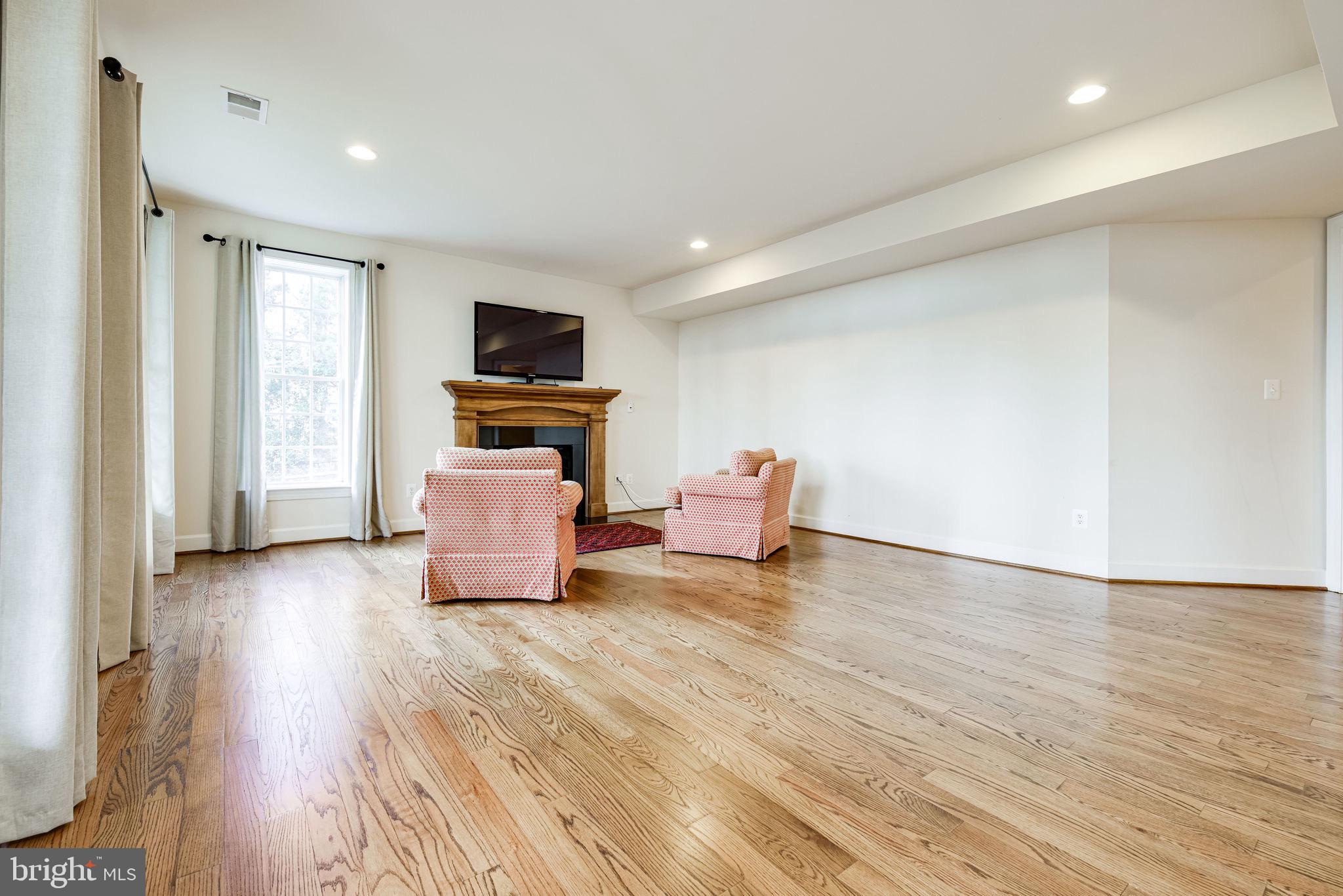 QUAKER HILL - Residential