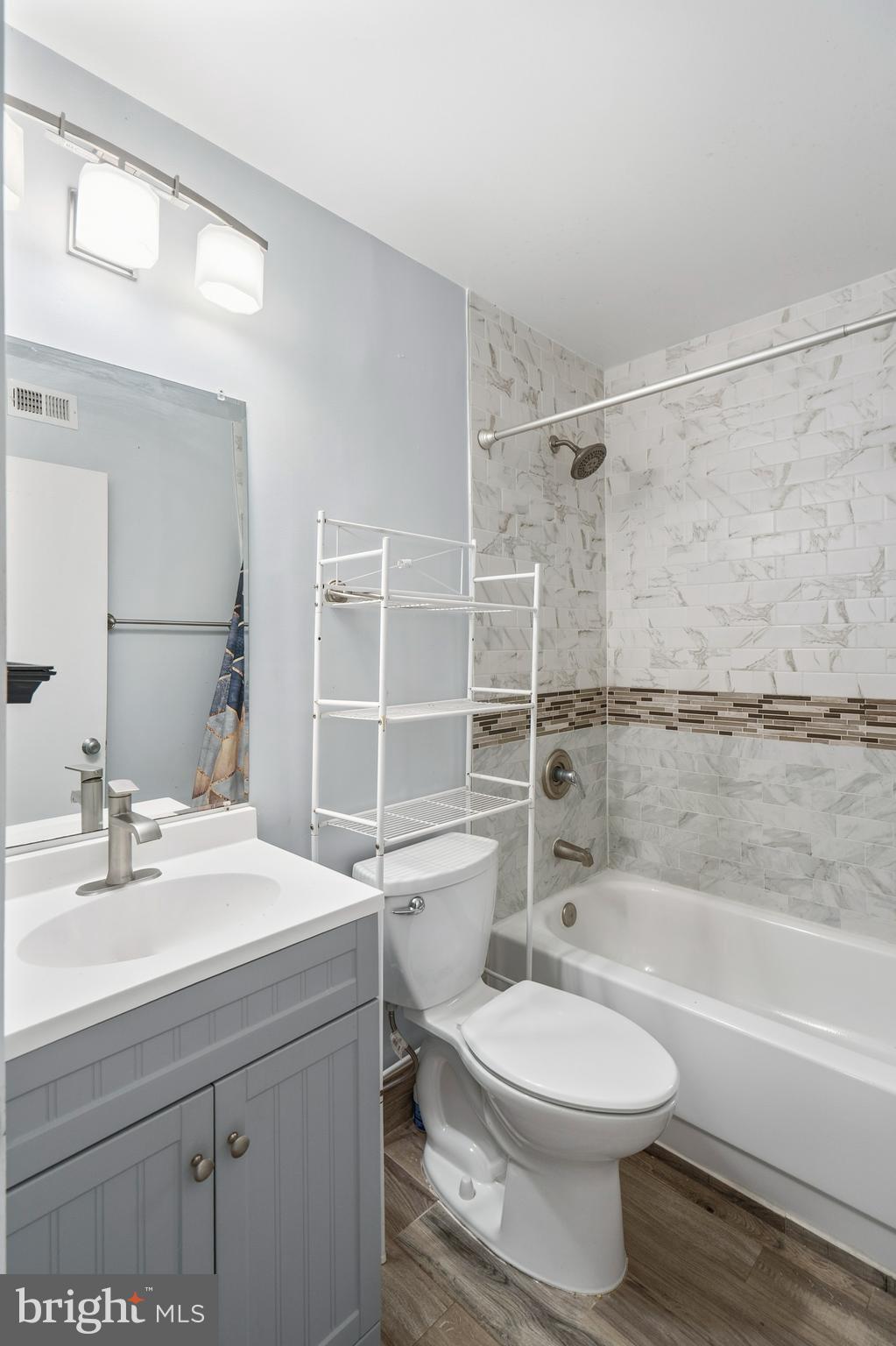 COLD SPRING NEWTOWN - Residential