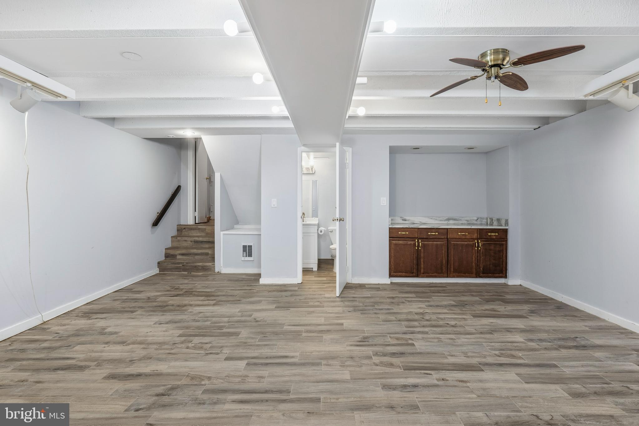 COLD SPRING NEWTOWN - Residential