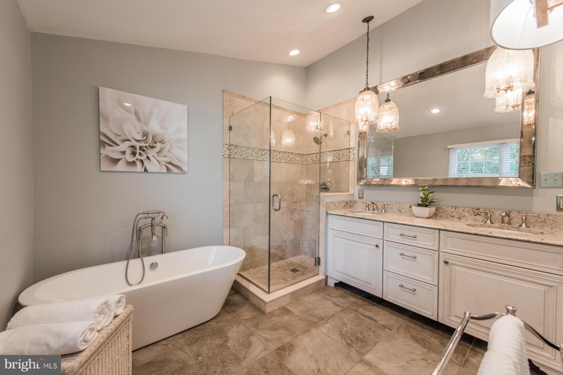 MCKENZIE MEADOWS - Residential