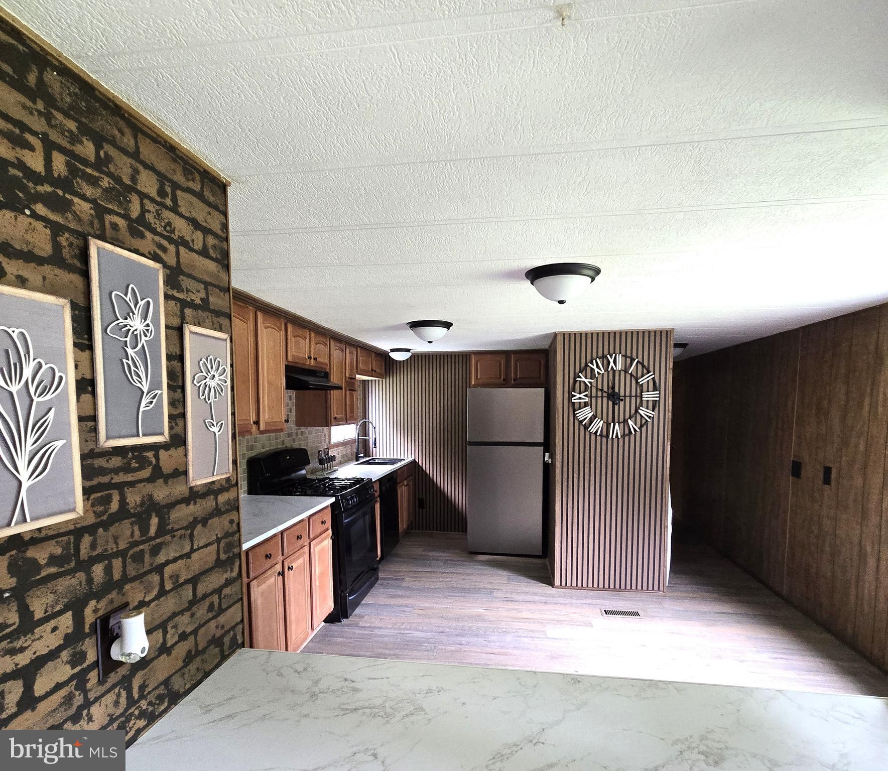 185 HUNT DRIVE