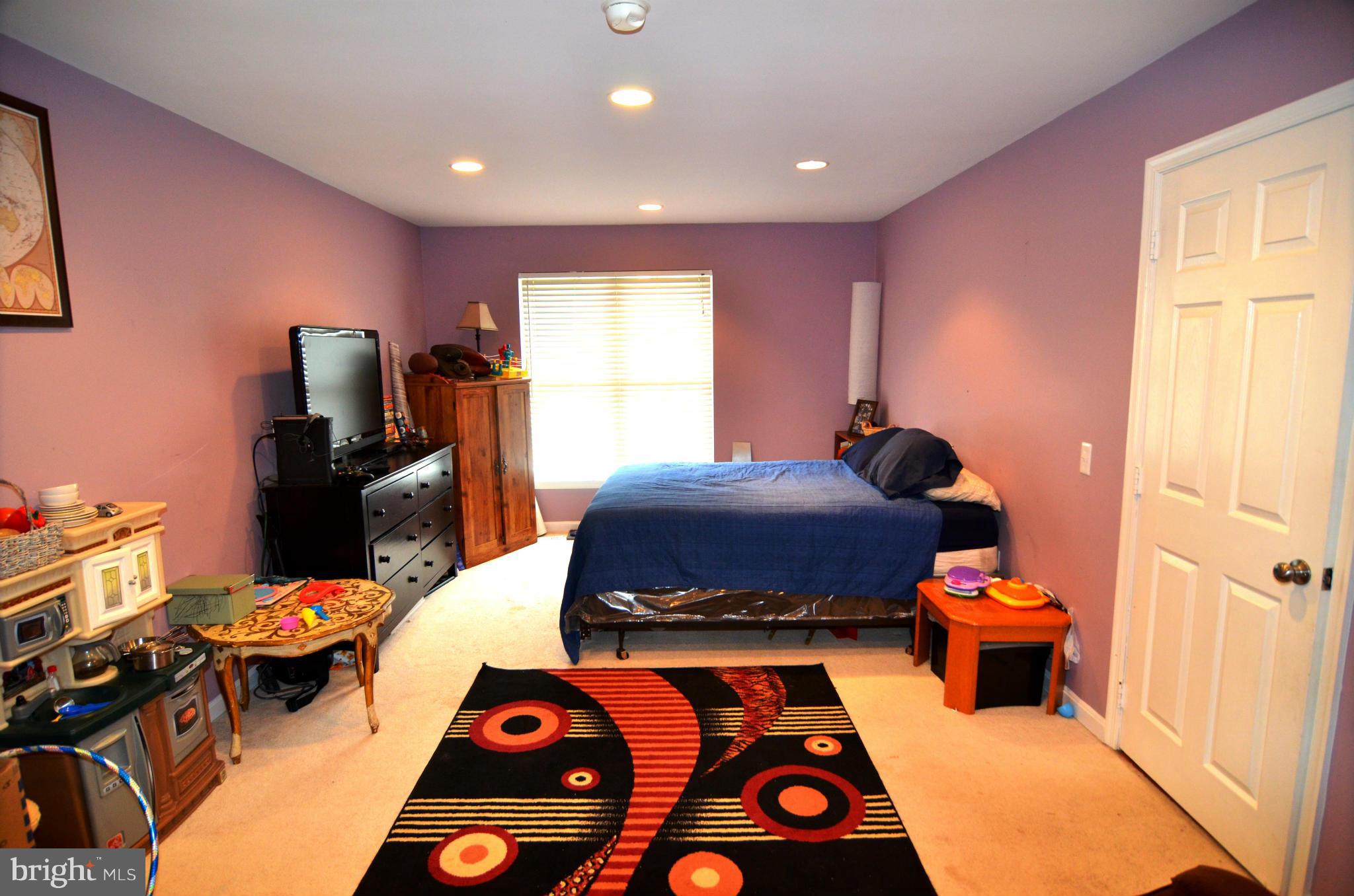 WHITE OAK VILLAGE SUB - Residential