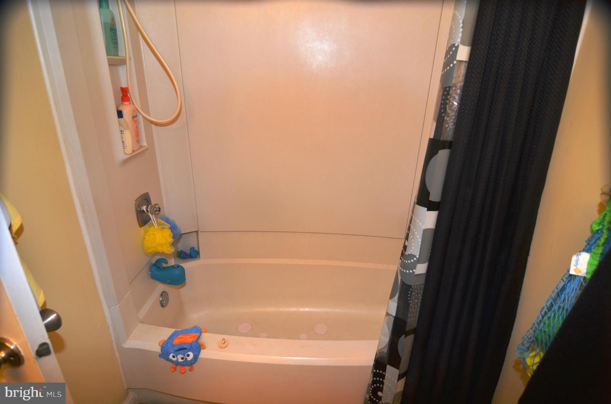 WHITE OAK VILLAGE SUB - Residential