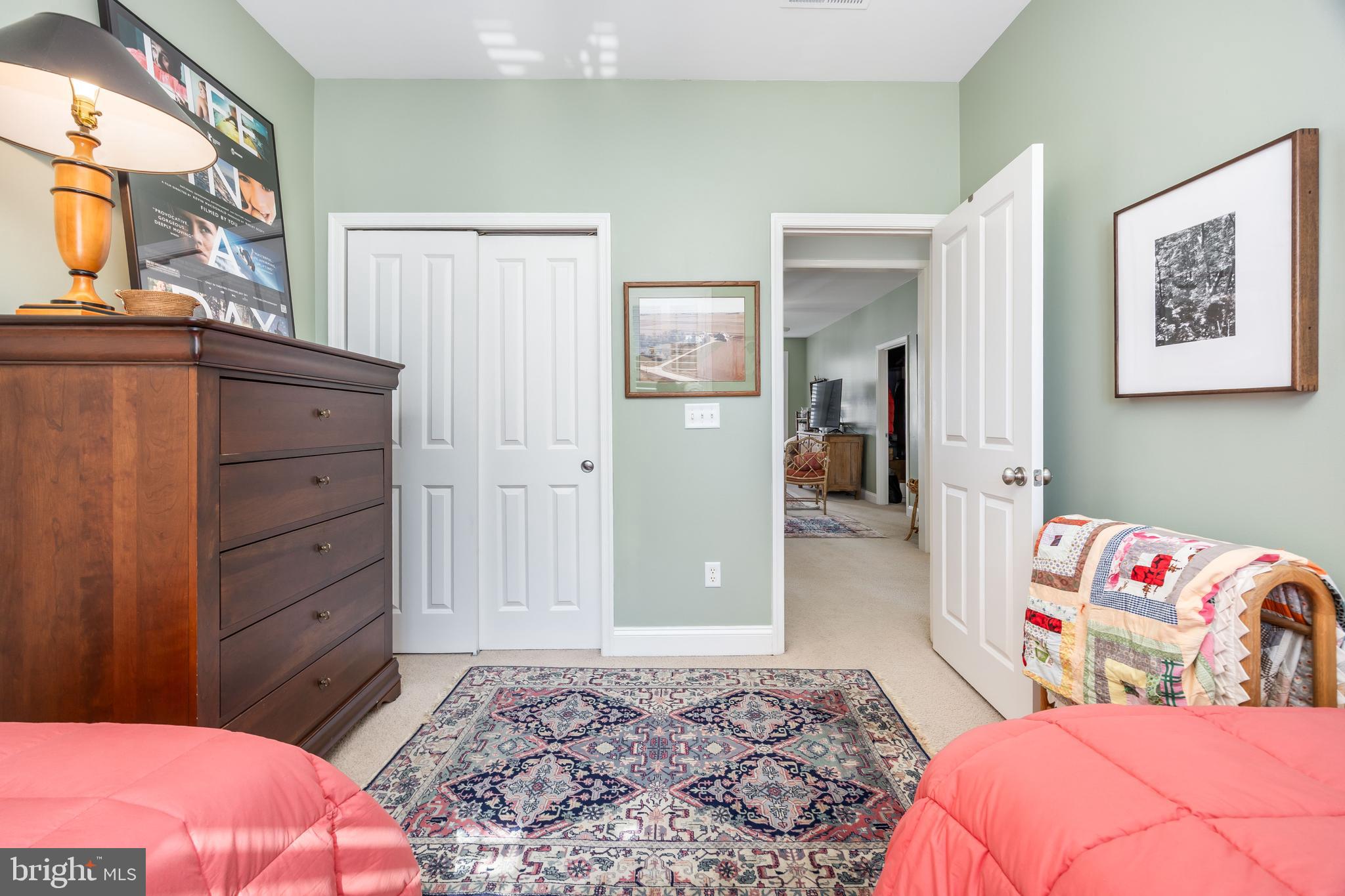 WALNUT HILL - Residential