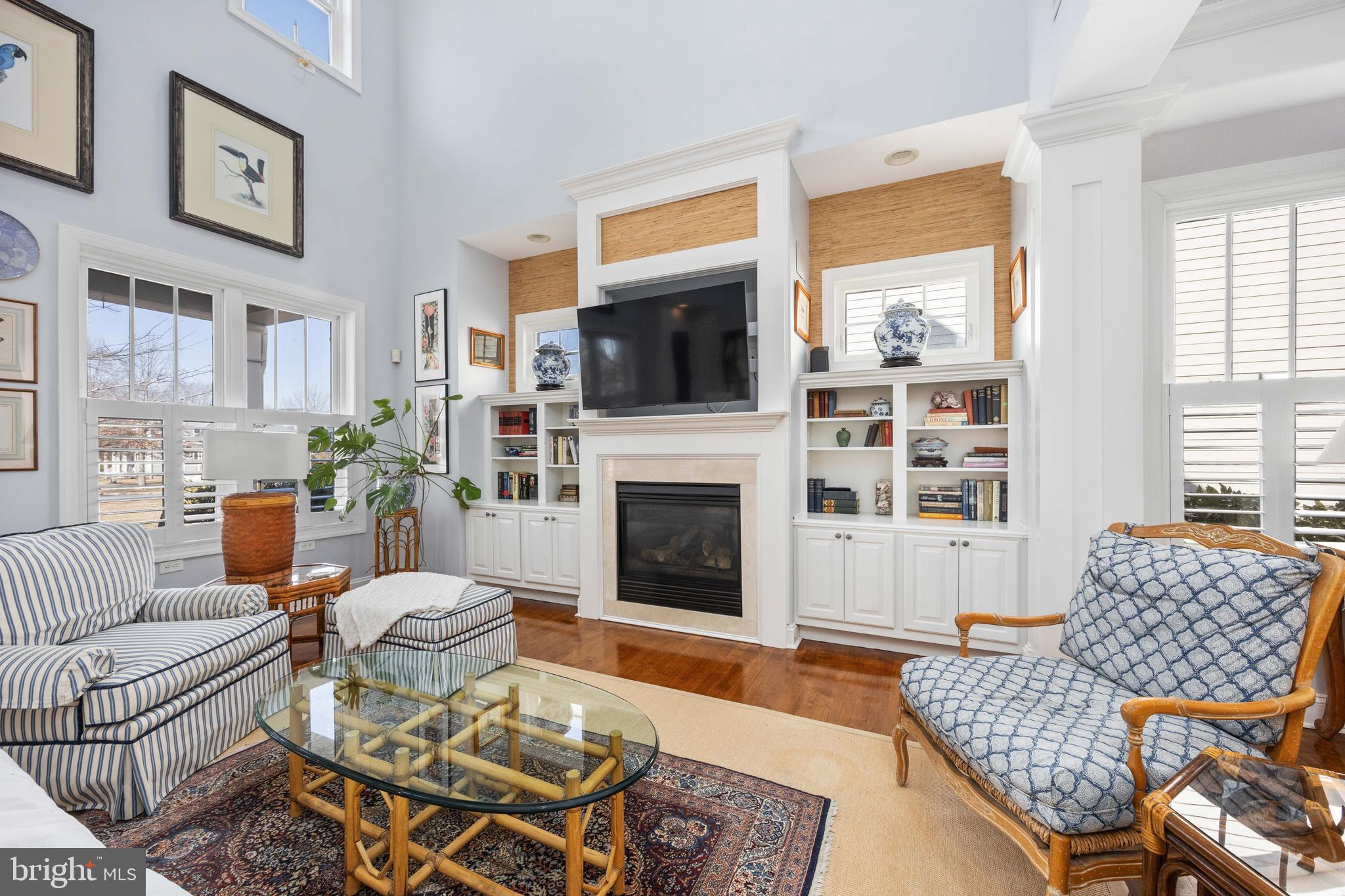 WALNUT HILL - Residential