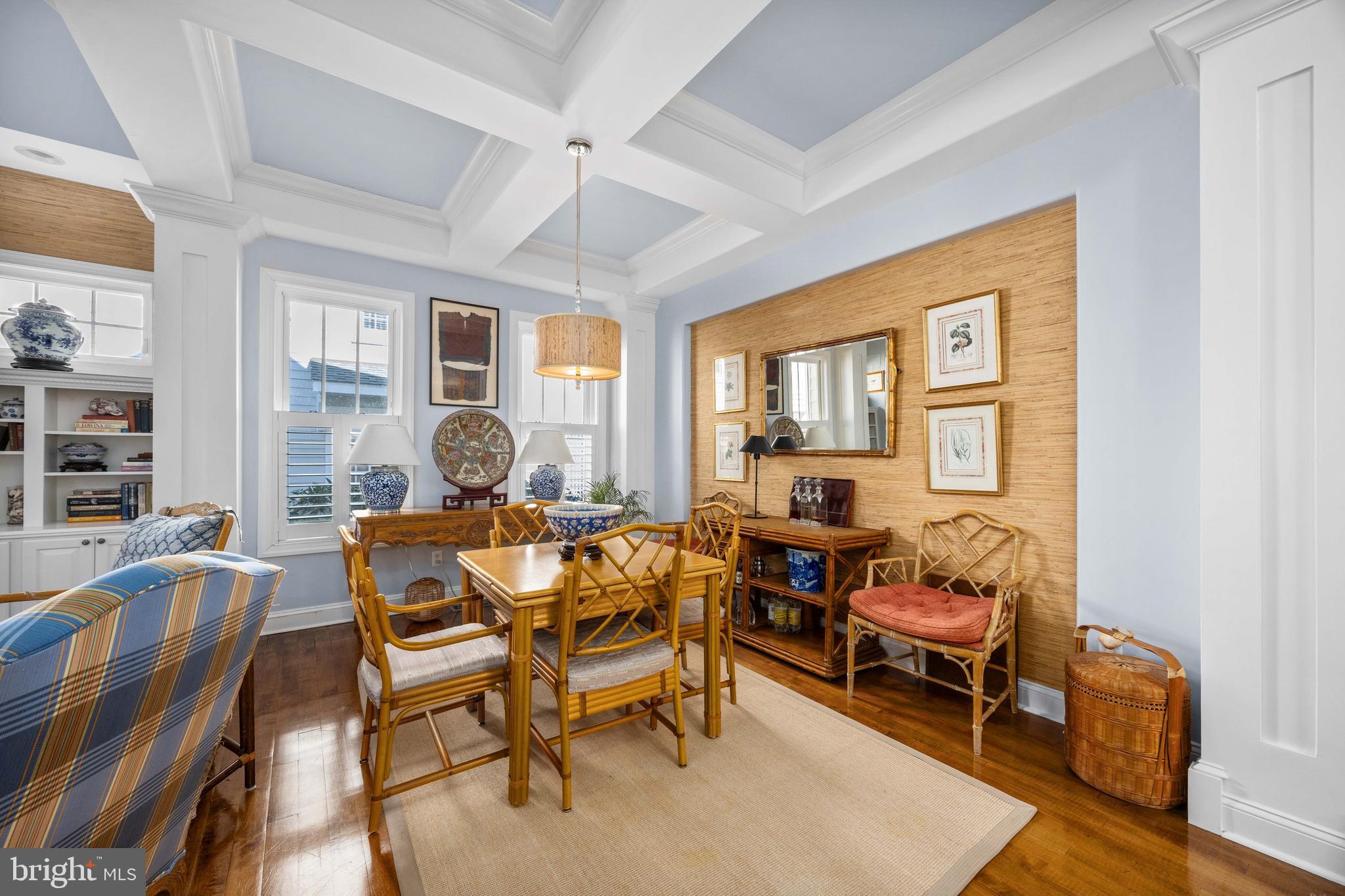 WALNUT HILL - Residential