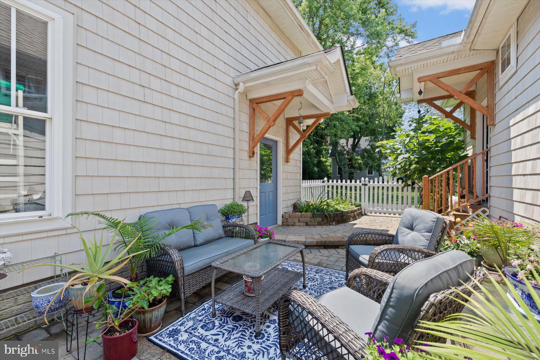 WALNUT HILL - Residential