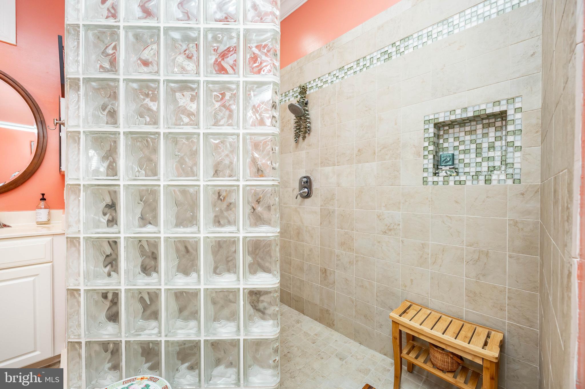 WALNUT HILL - Residential