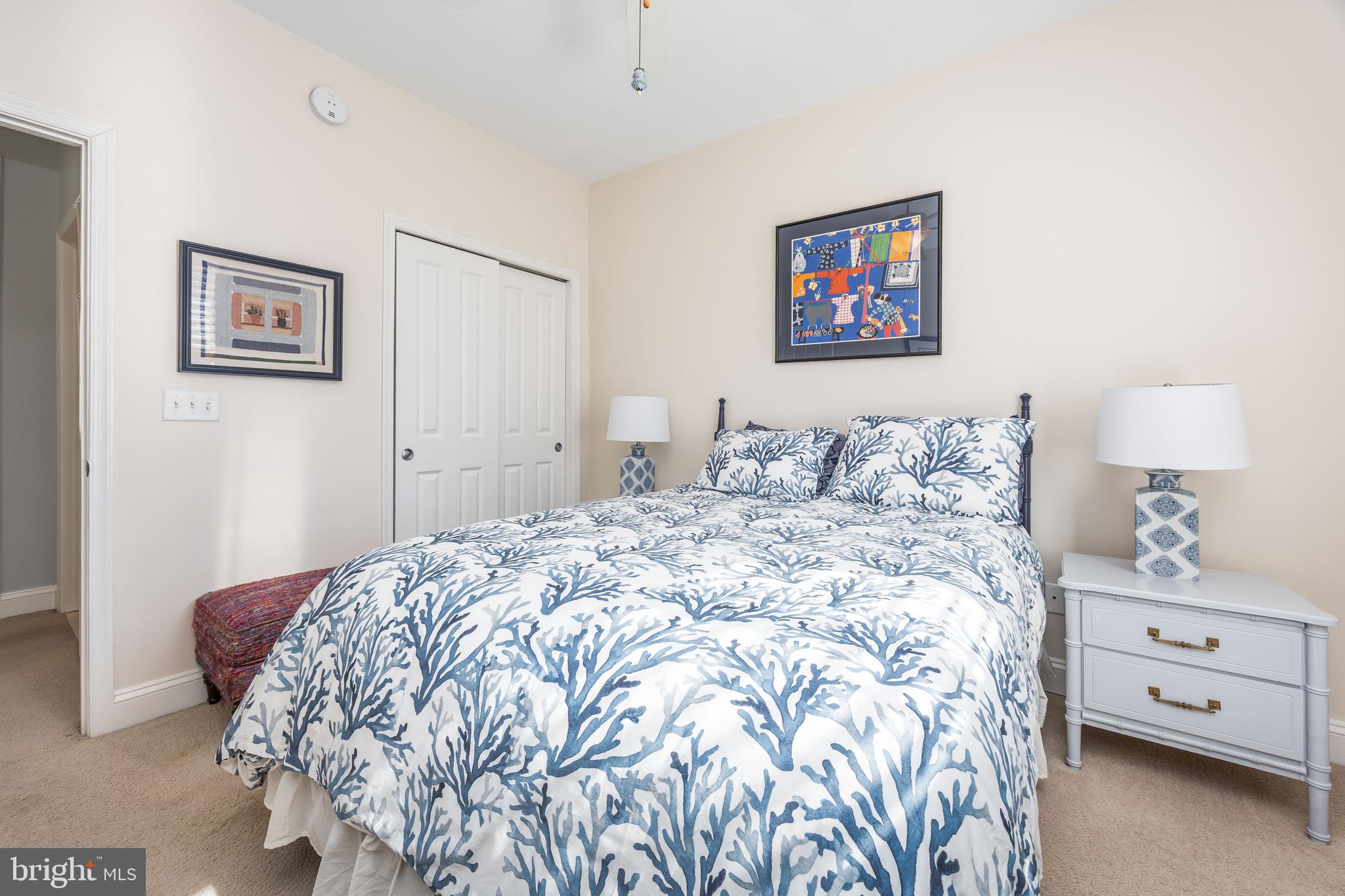 WALNUT HILL - Residential