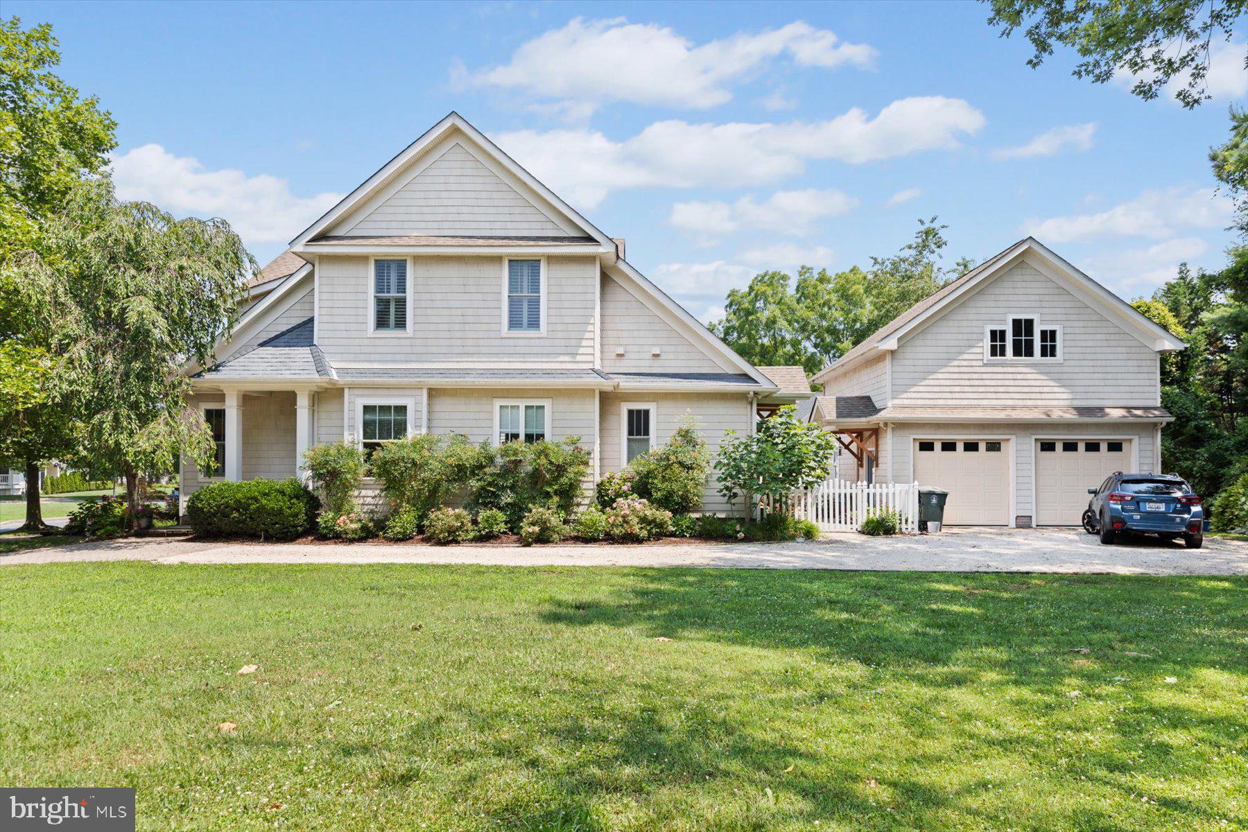 WALNUT HILL - Residential